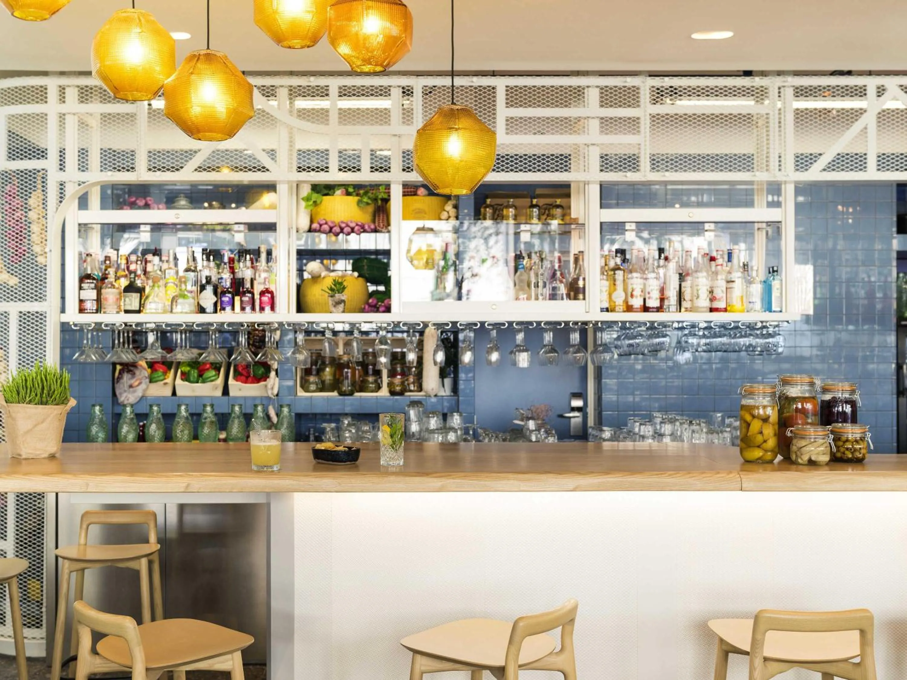 Lounge or bar in Novotel Paris Centre Gare Montparnasse