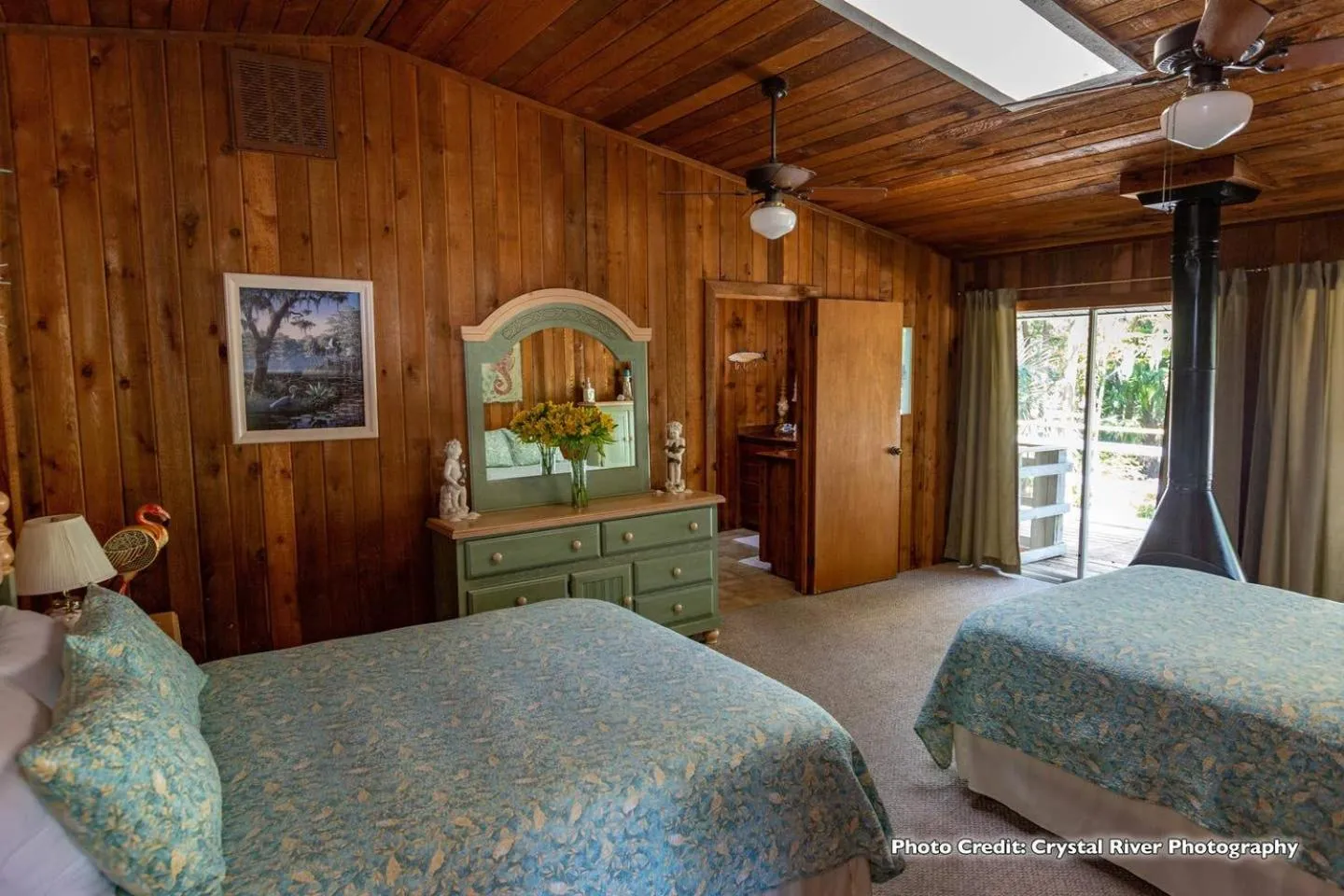 Bedroom, Bed in Riverfront Treetop Bungalow