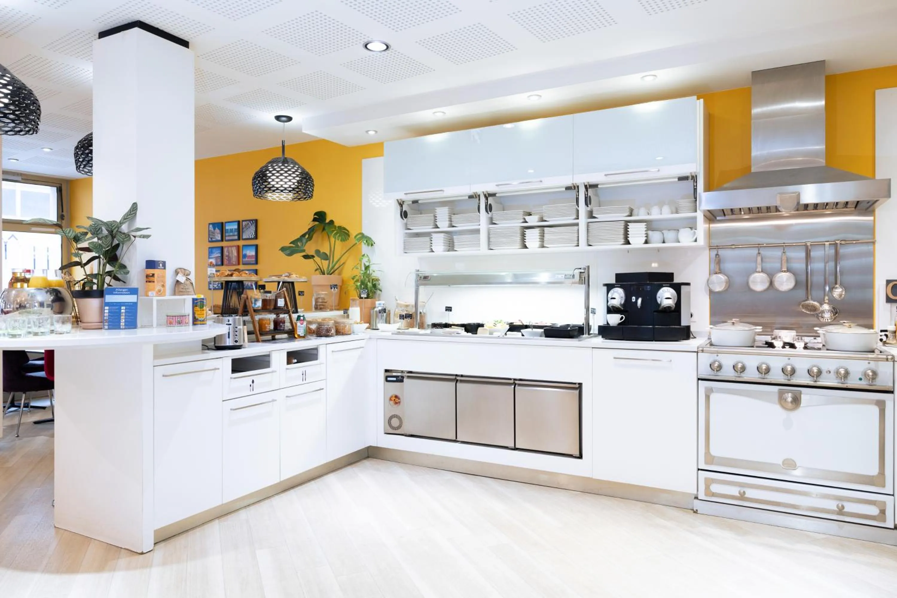 Breakfast in Mercure Nice Centre Grimaldi