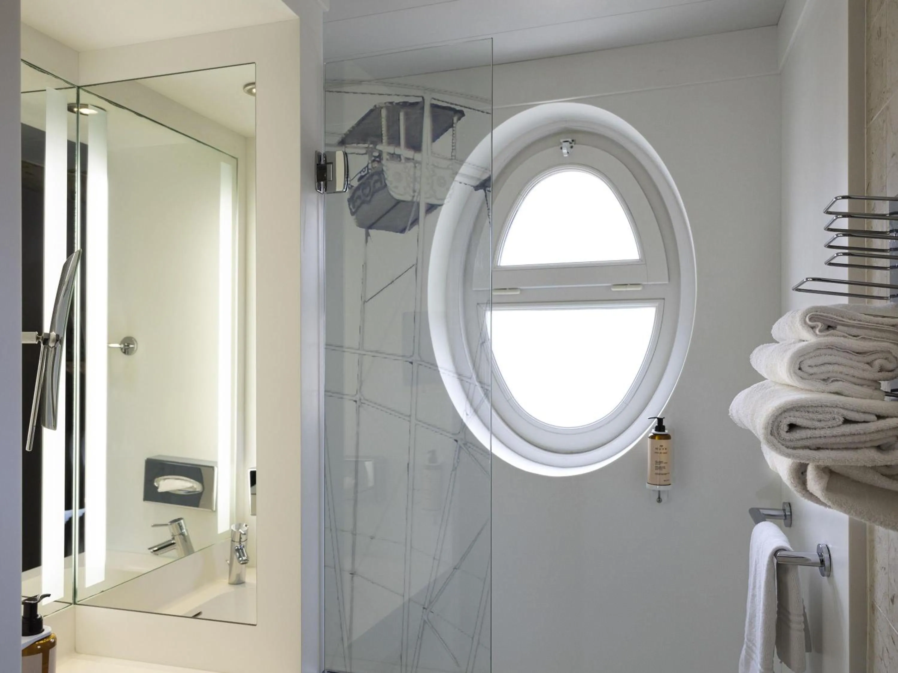 Bedroom in Mercure Nice Centre Grimaldi