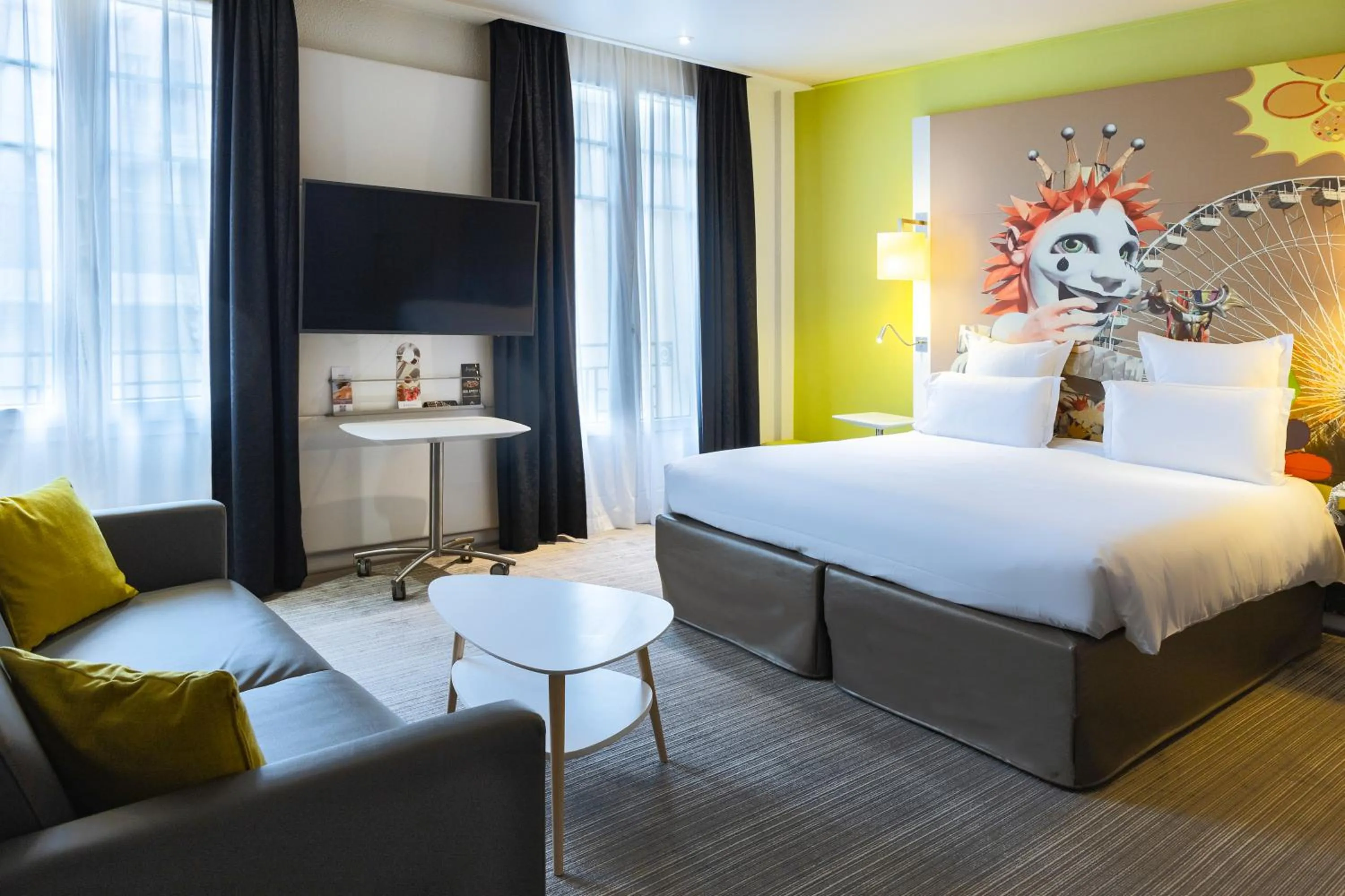 Bed in Mercure Nice Centre Grimaldi