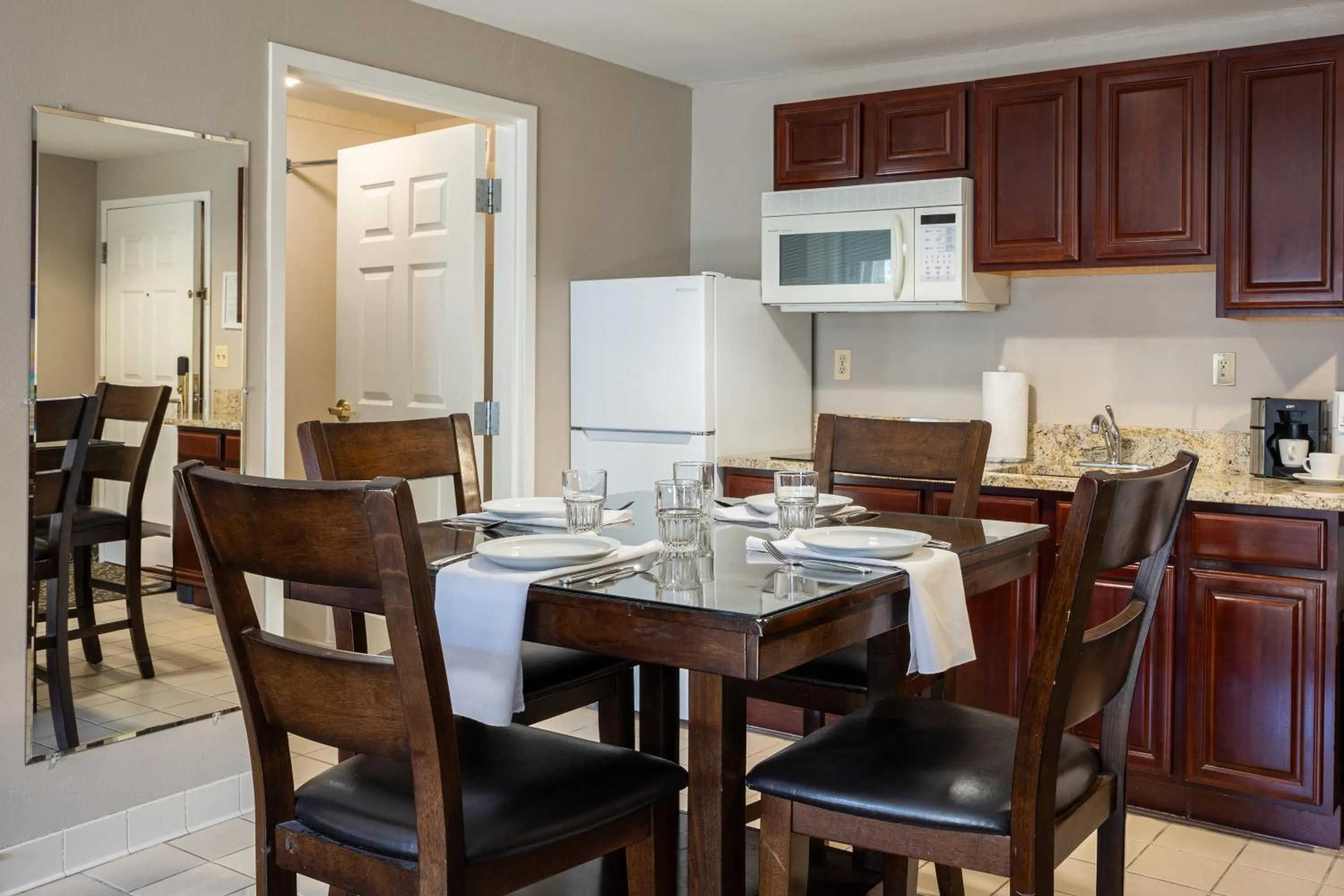 Kitchen or kitchenette in D. Hotel Suites & Spa