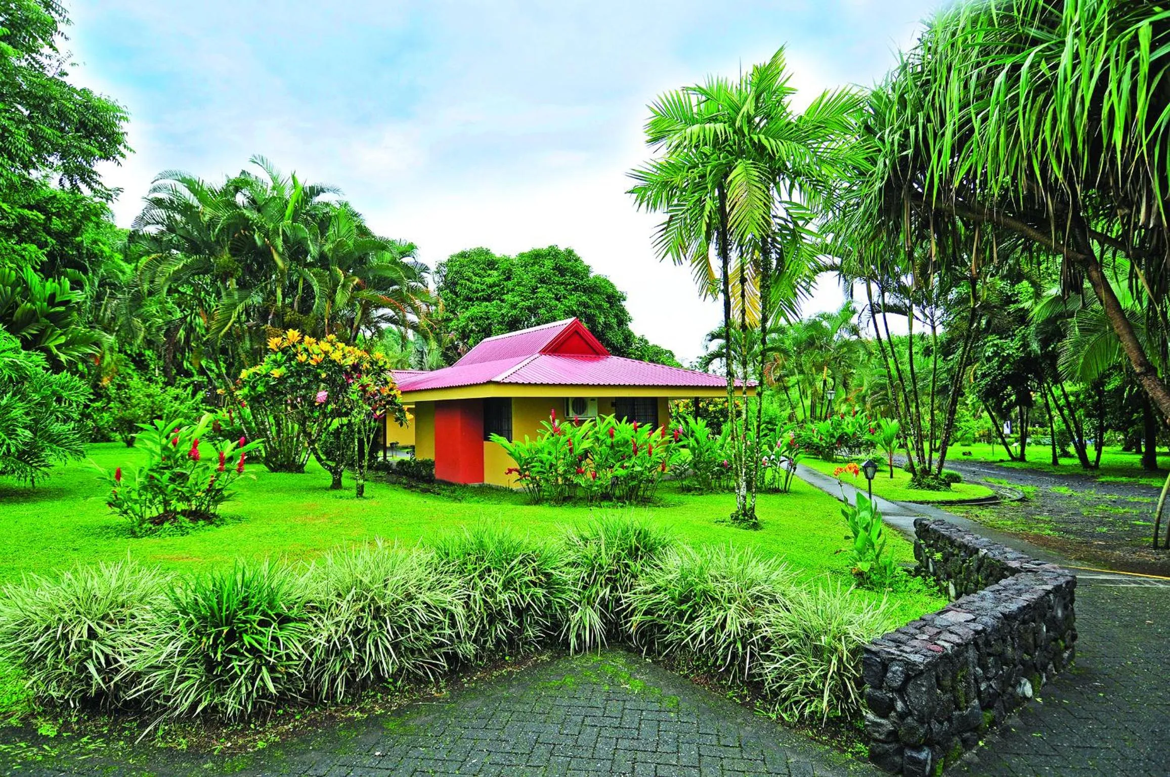 Property building in Hotel Arenal Country Inn