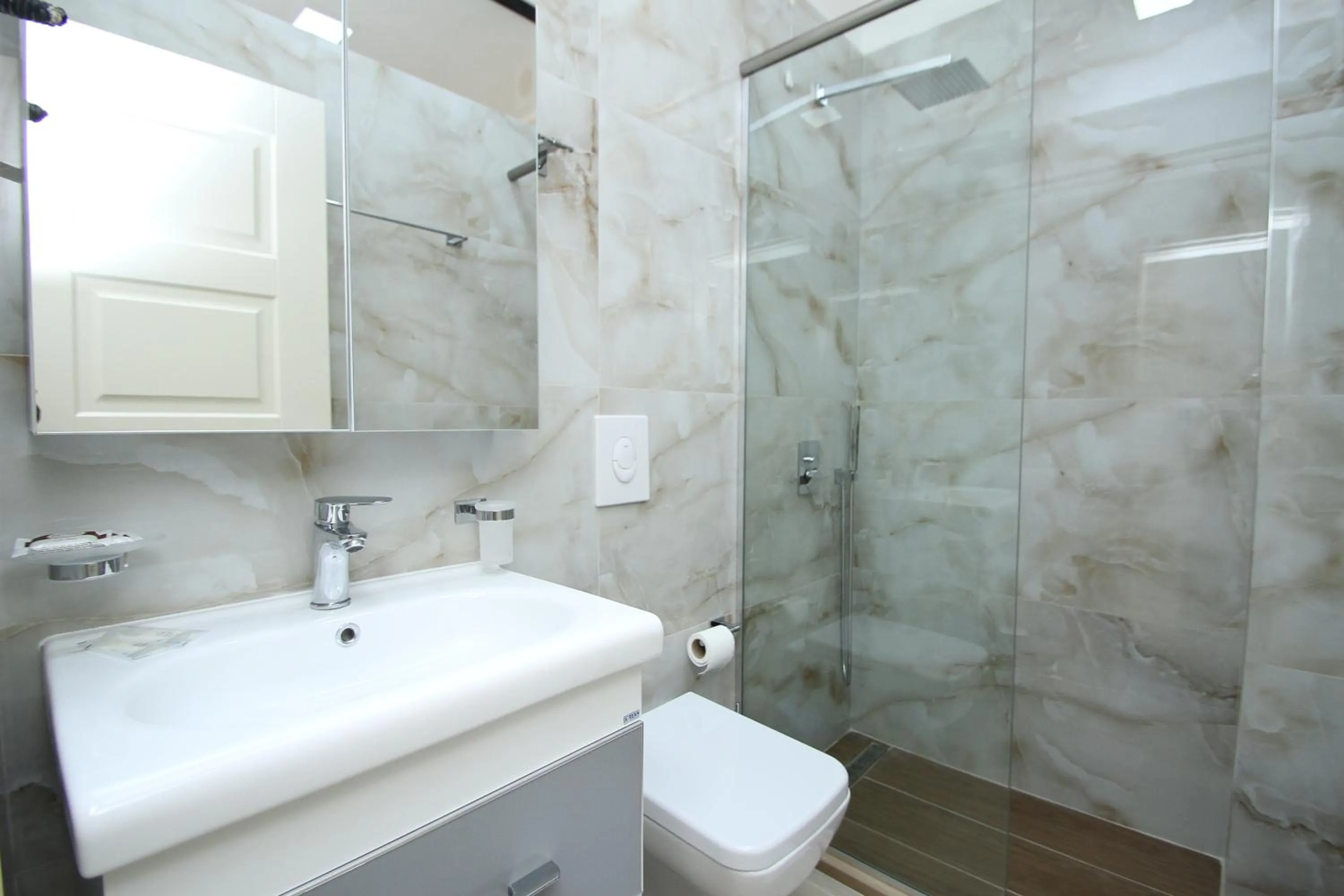 Toilet in Hotel Roalb