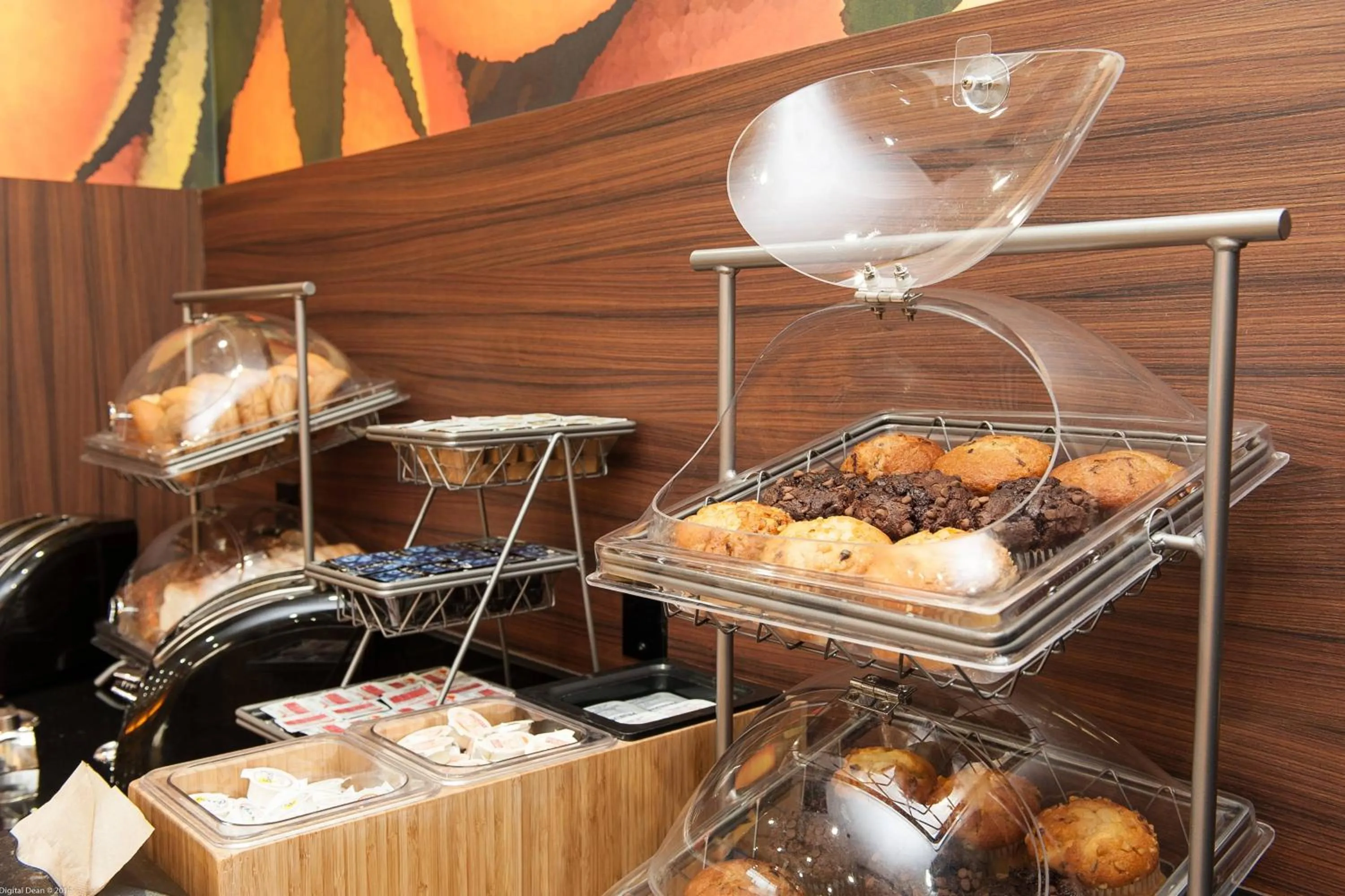 Breakfast in Fairfield Inn & Suites by Marriott Vernon