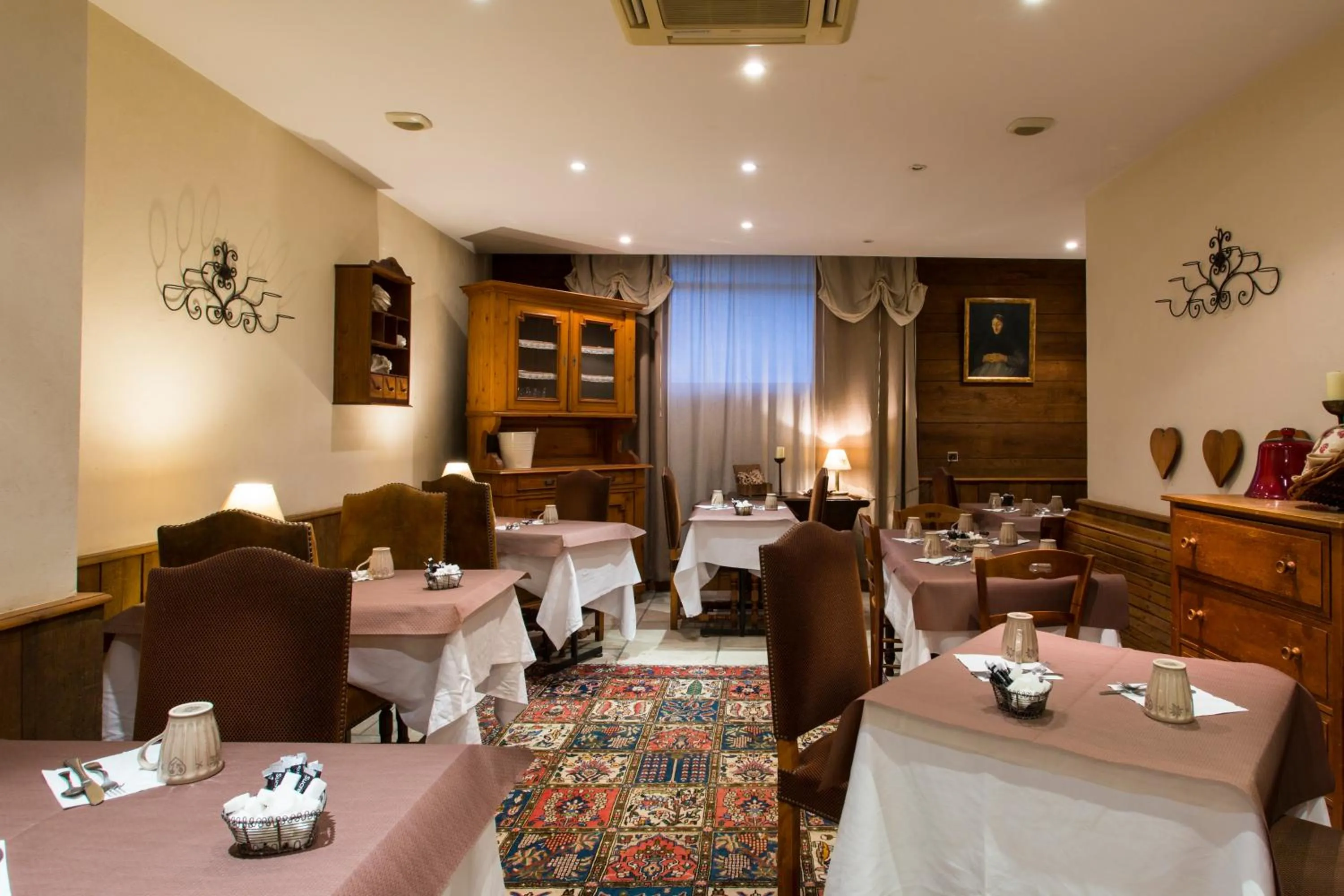 Buffet breakfast in Le Domaine de Rouffach