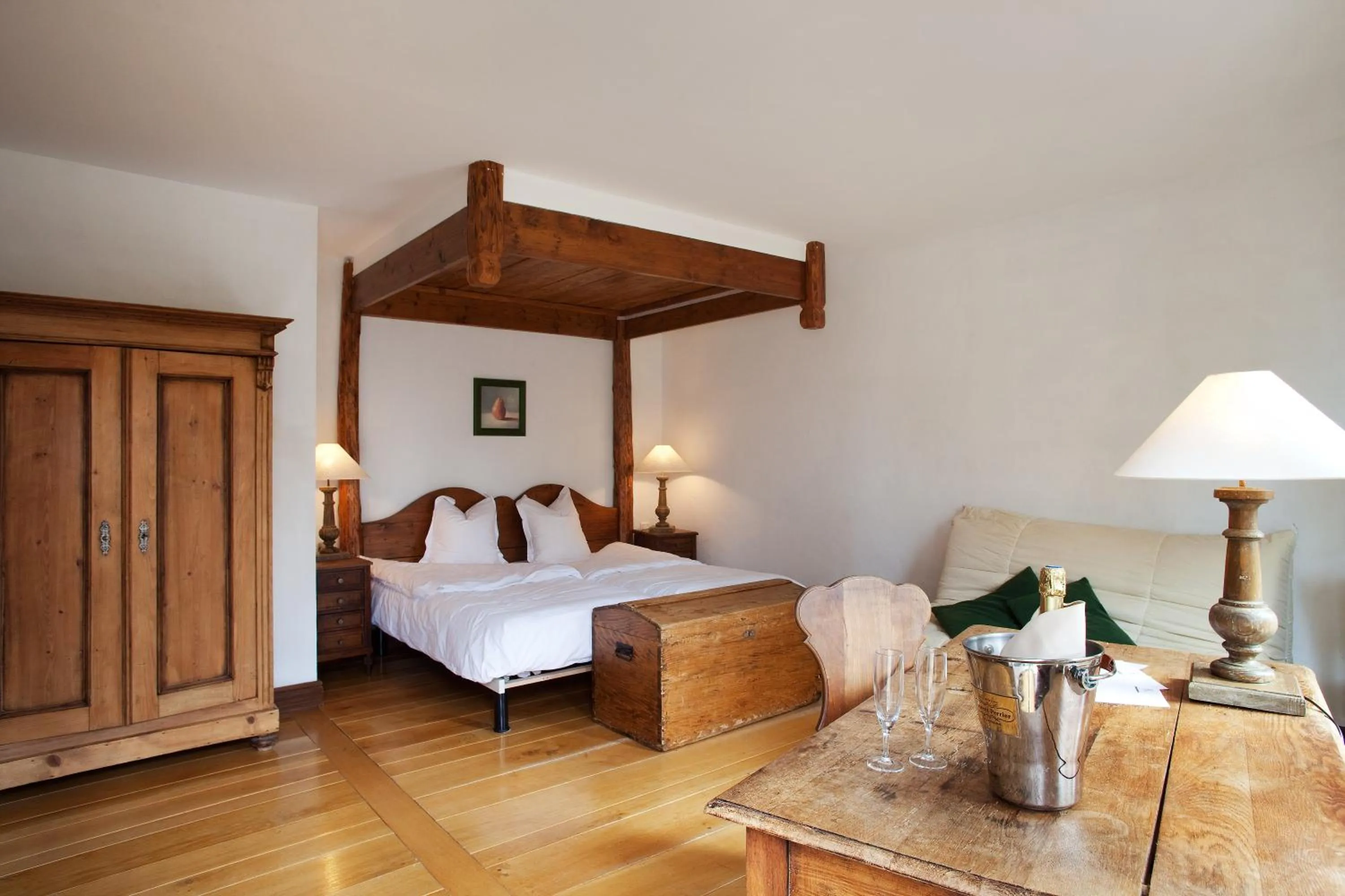 Photo of the whole room, Bed in Le Domaine de Rouffach