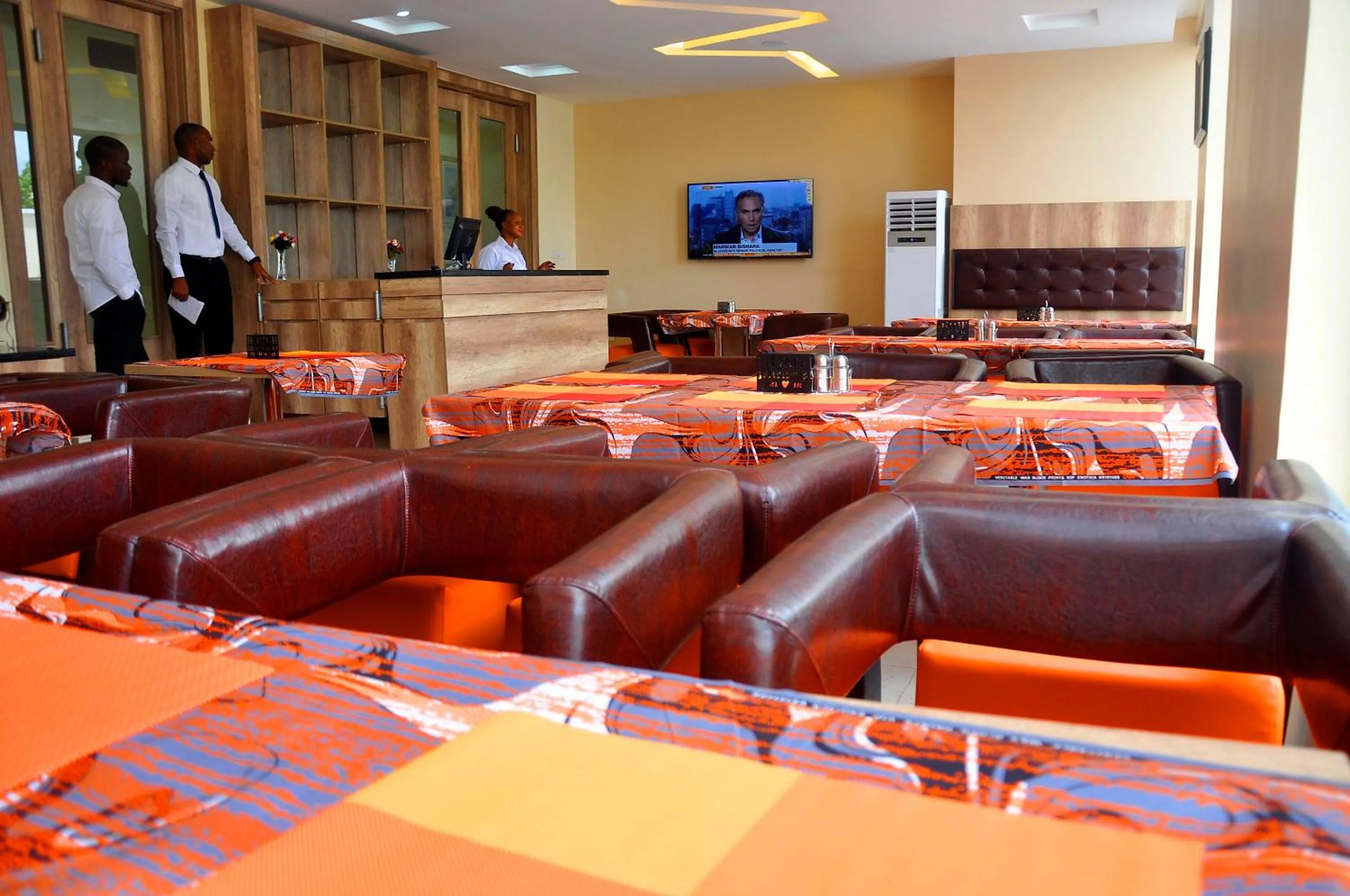 Restaurant/places to eat in Lit Suites