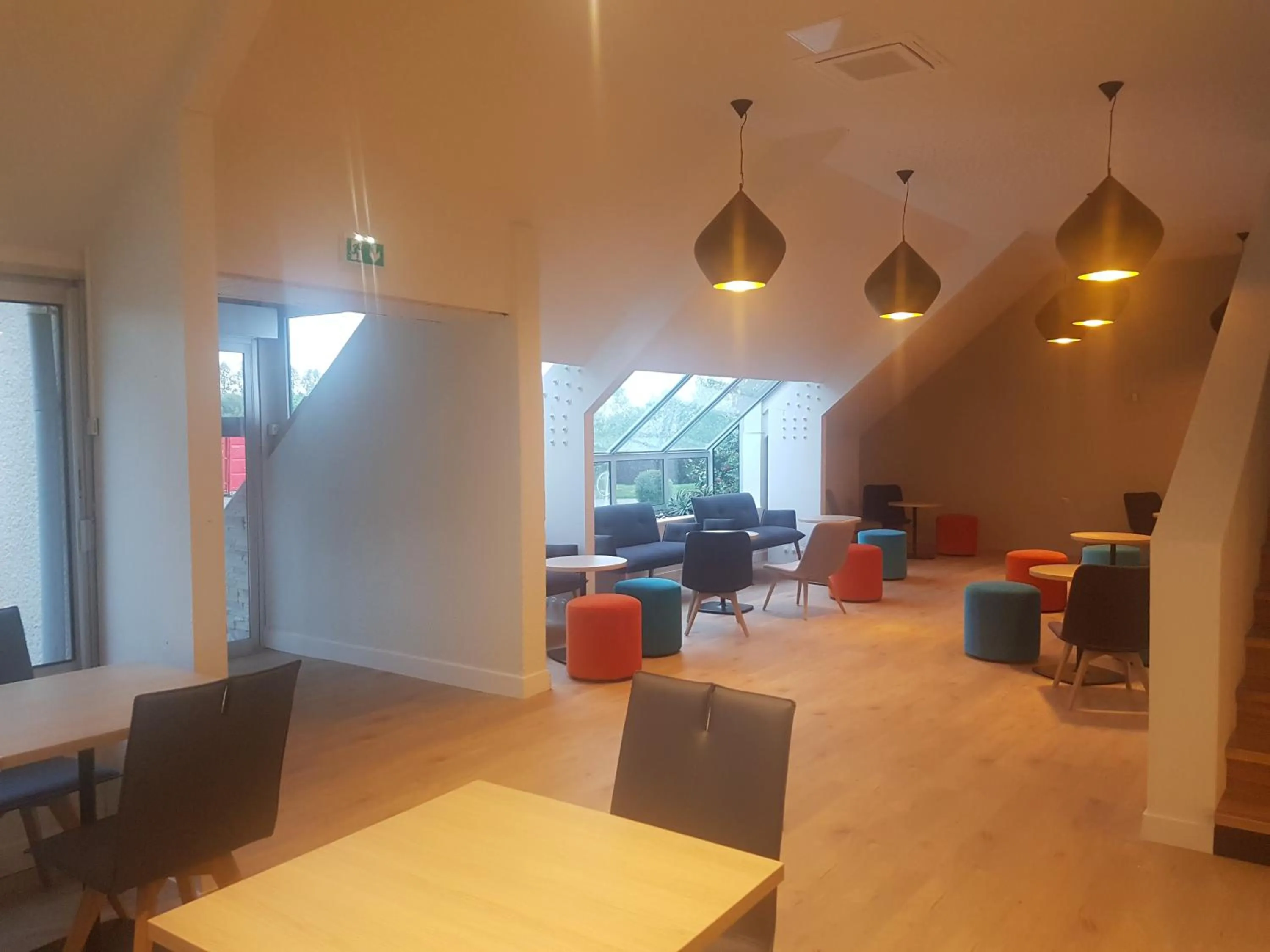 Living room in Best Western Armor Park Dinan et Spa