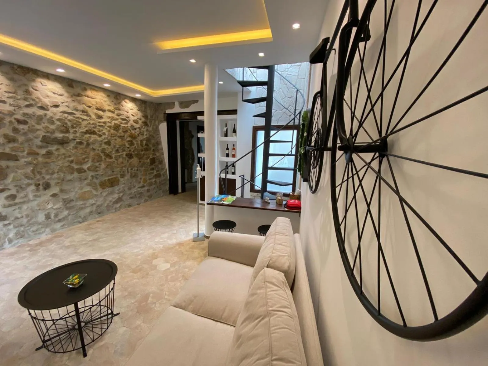 Communal lounge/ TV room in L'Orologio Bed & Breakfast