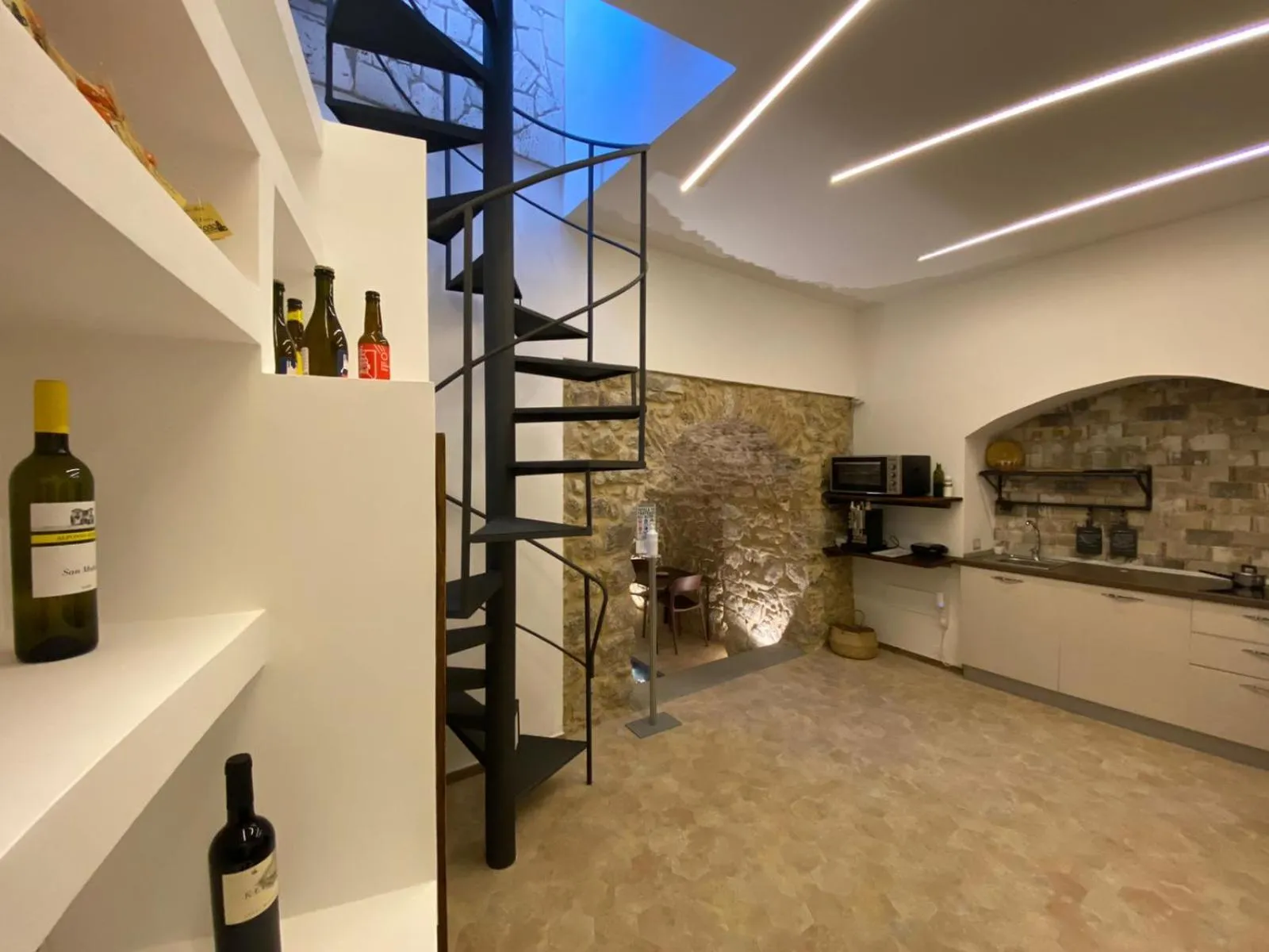 Communal lounge/ TV room in L'Orologio Bed & Breakfast