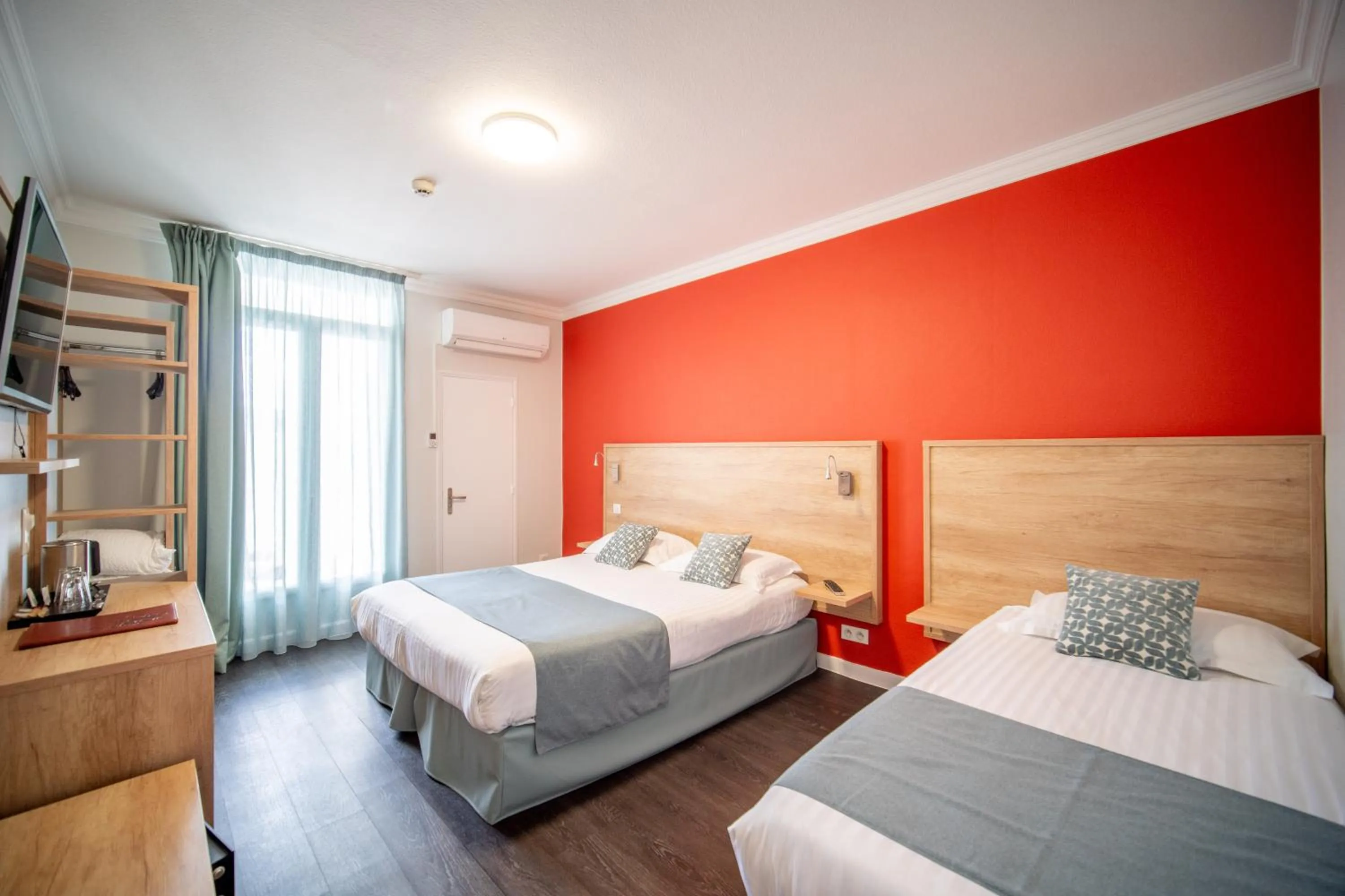 Bed in Logis - Hôtel Arc en Ciel et SPA Les Sables d'Olonne