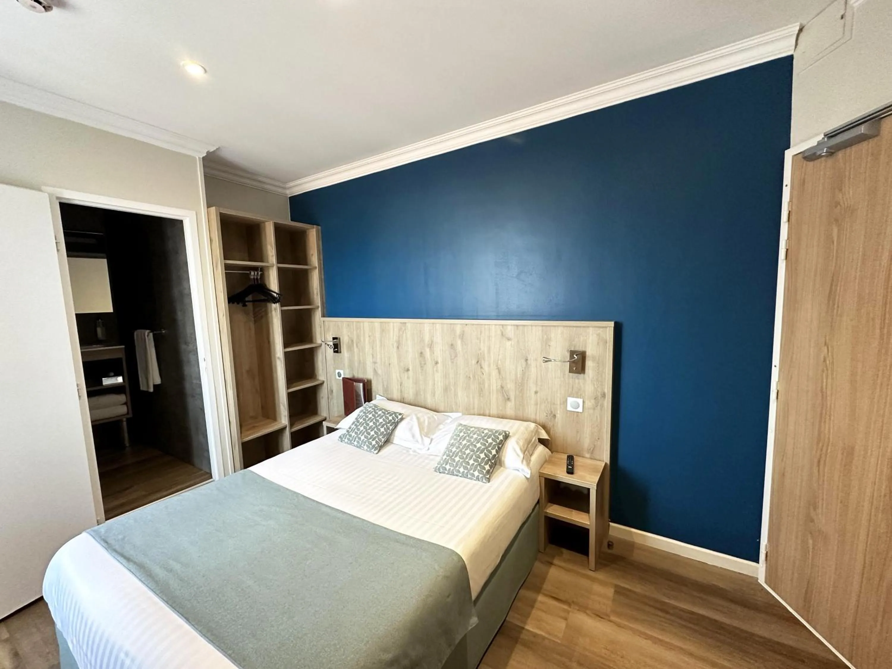 Bed in Logis - Hôtel Arc en Ciel et SPA Les Sables d'Olonne