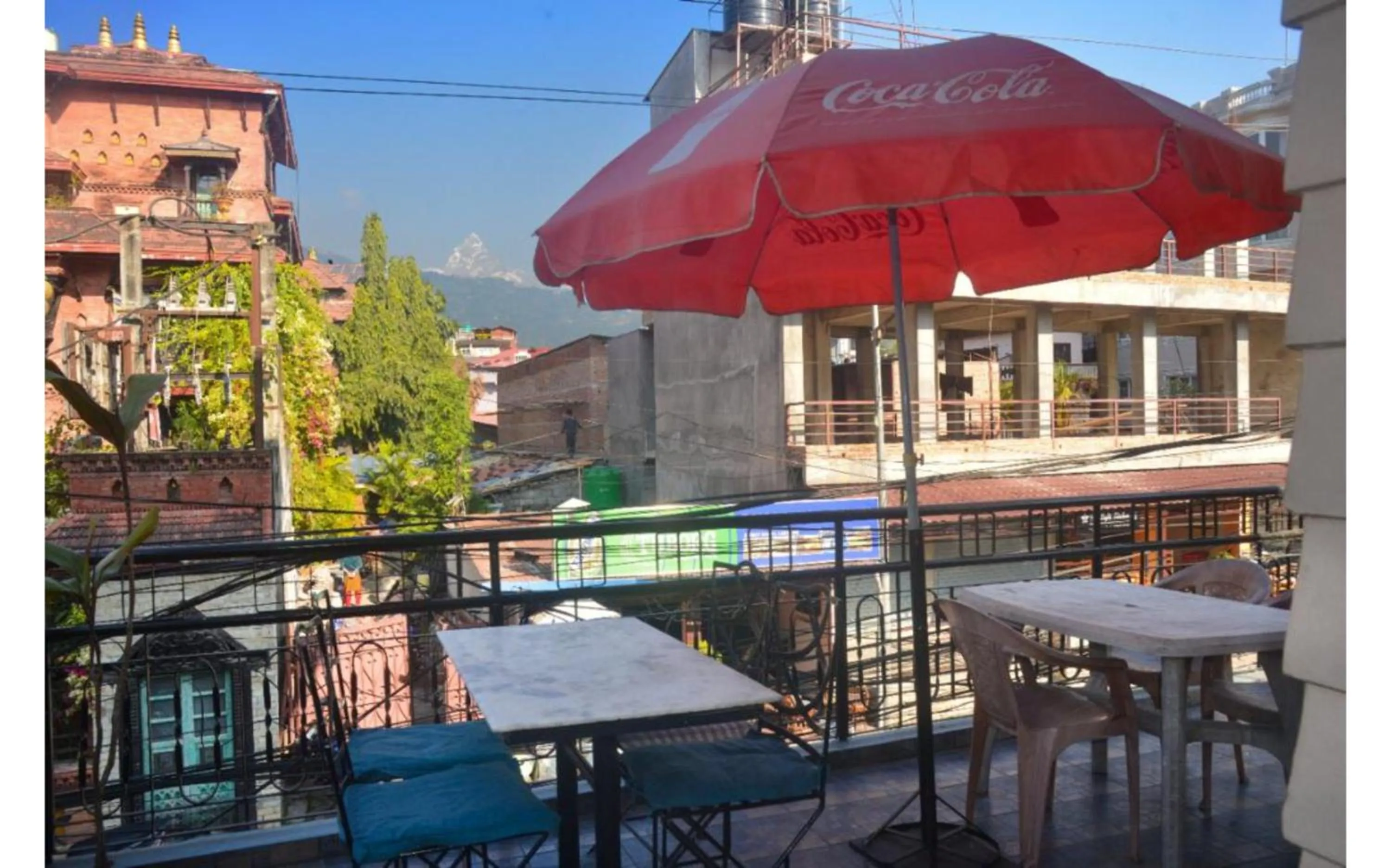 Restaurant/places to eat in Hotel Travel Inn