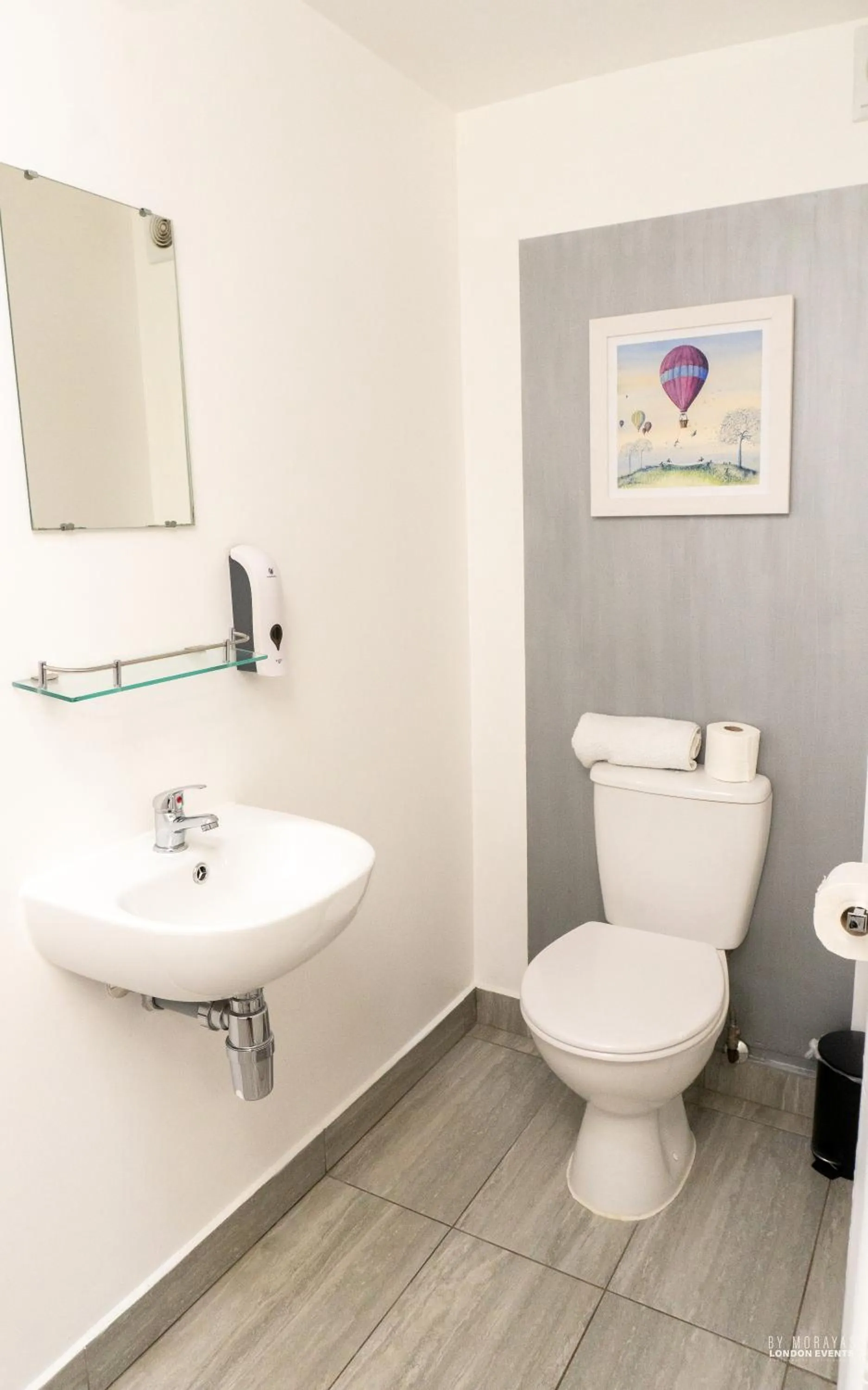 Toilet in The Watling Inn