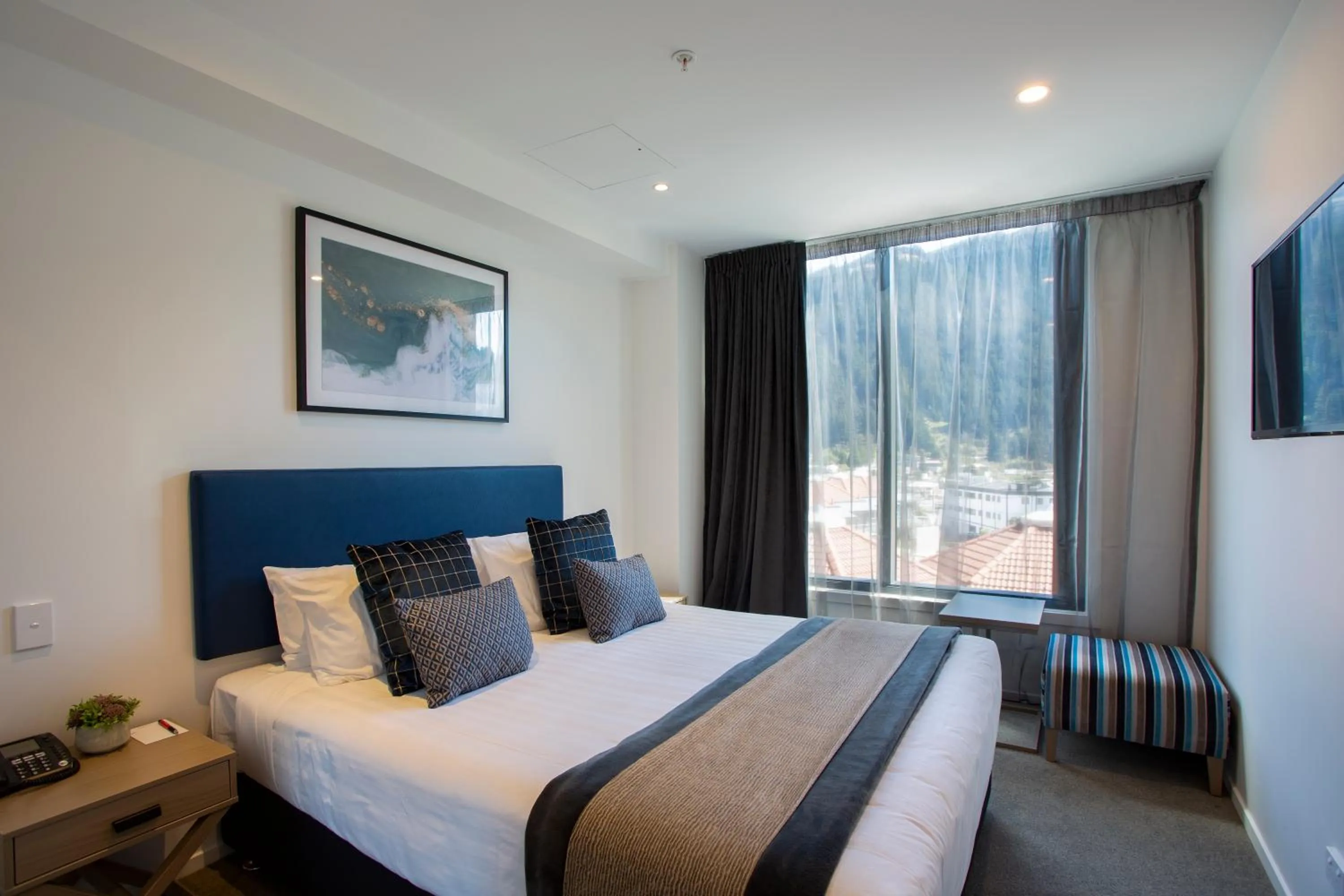 Bed in Ramada by Wyndham Queenstown Central