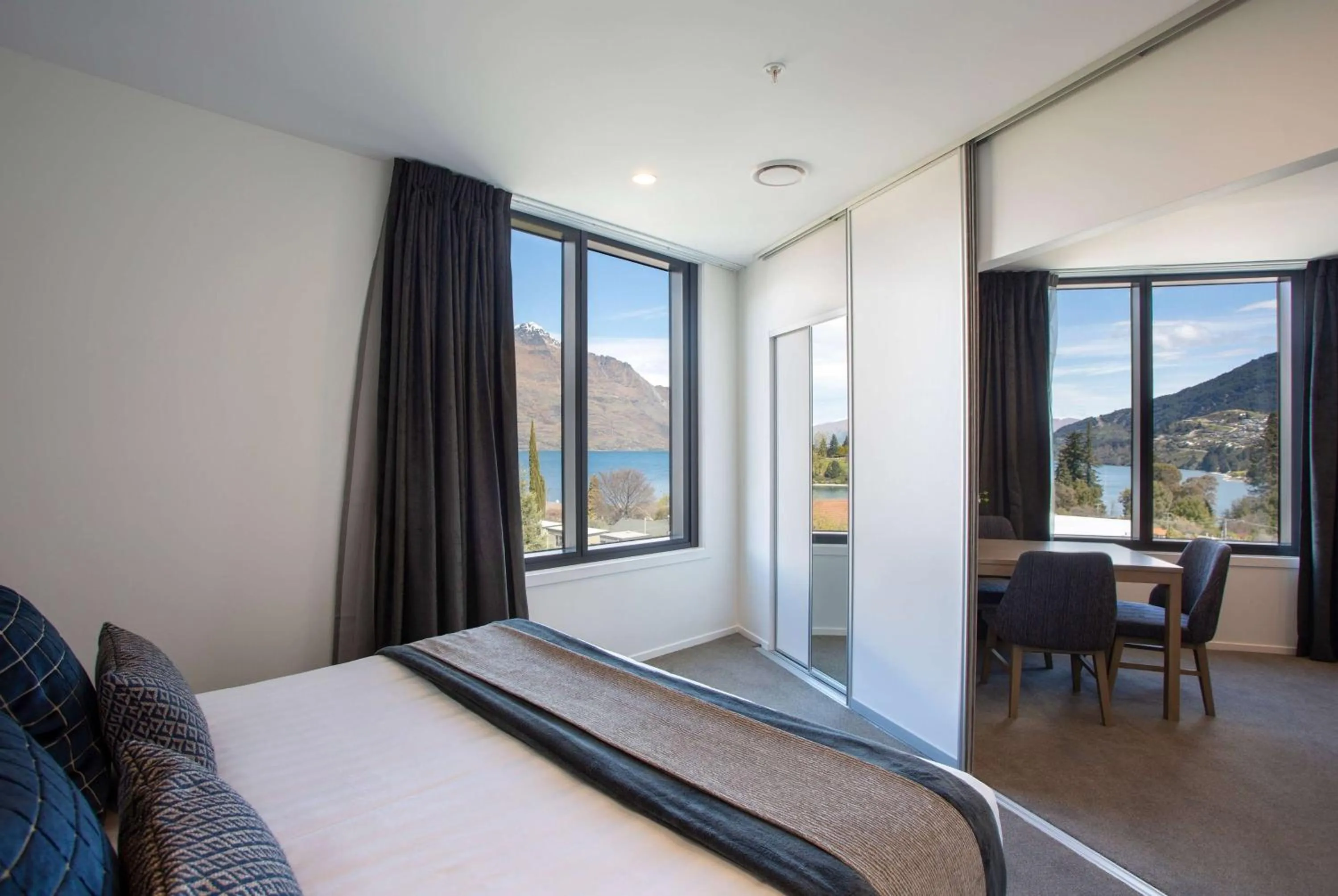 Photo of the whole room, Bed in Ramada by Wyndham Queenstown Central
