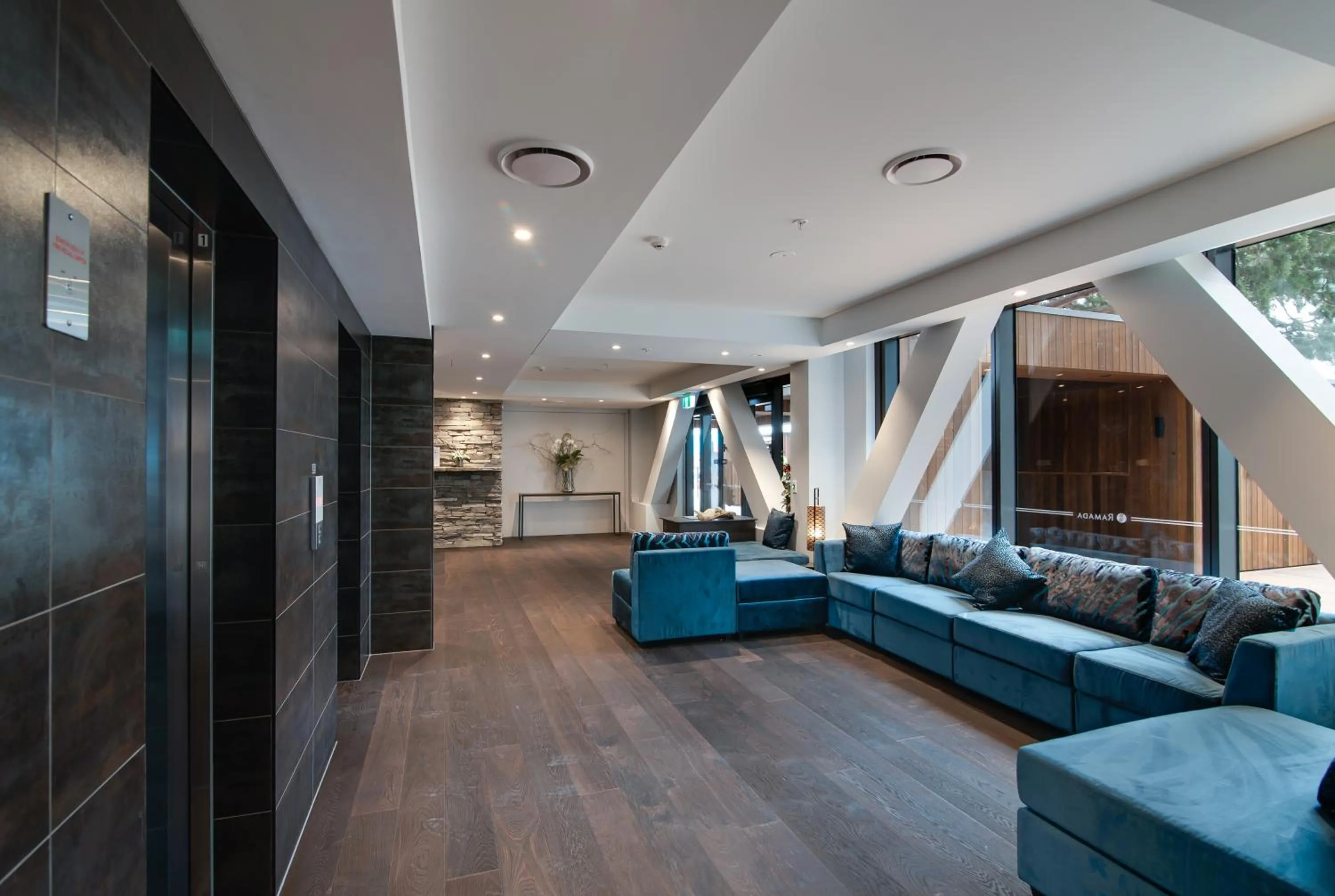 Lobby or reception in Ramada by Wyndham Queenstown Central