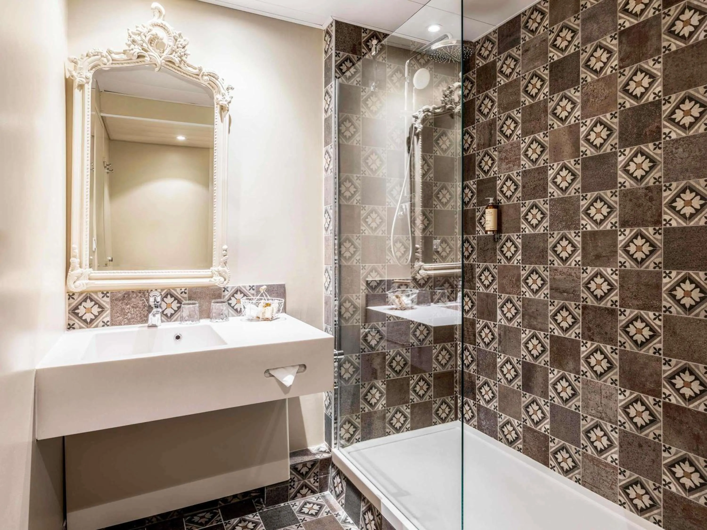 Bedroom in Hotel Mercure Parc du Coudray - Barbizon