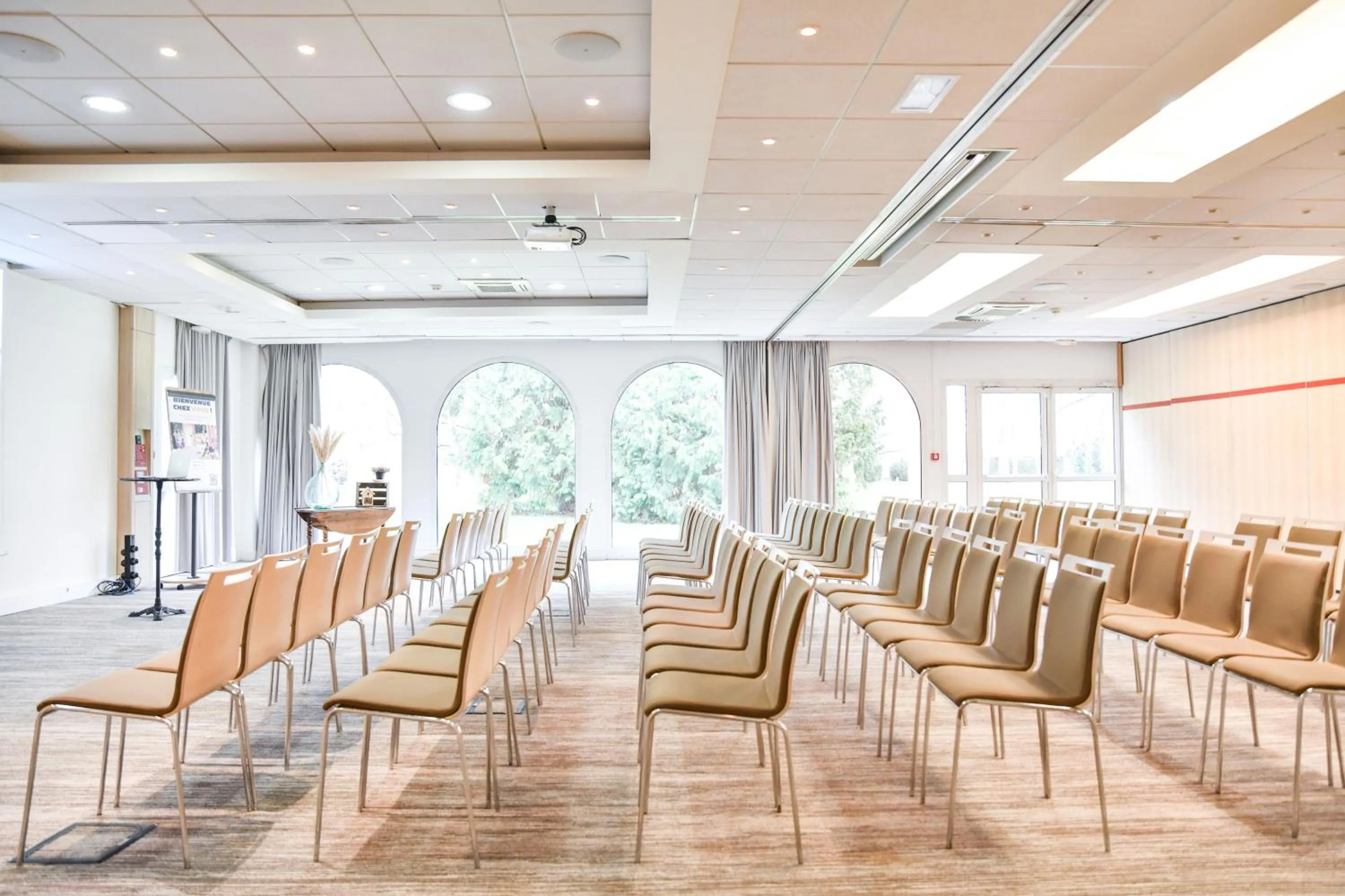 Business facilities in Hotel Mercure Parc du Coudray - Barbizon