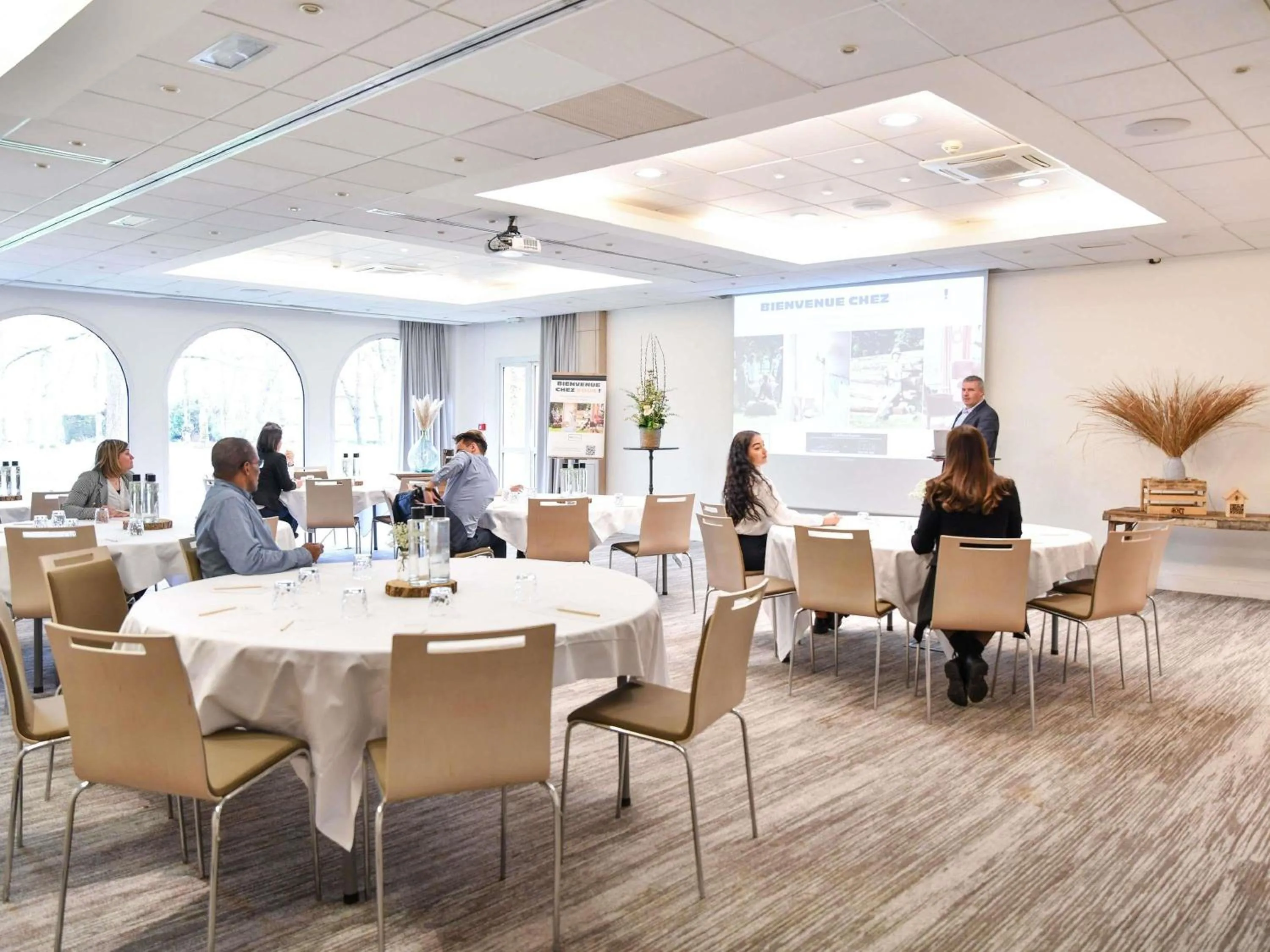 Meeting/conference room in Hotel Mercure Parc du Coudray - Barbizon