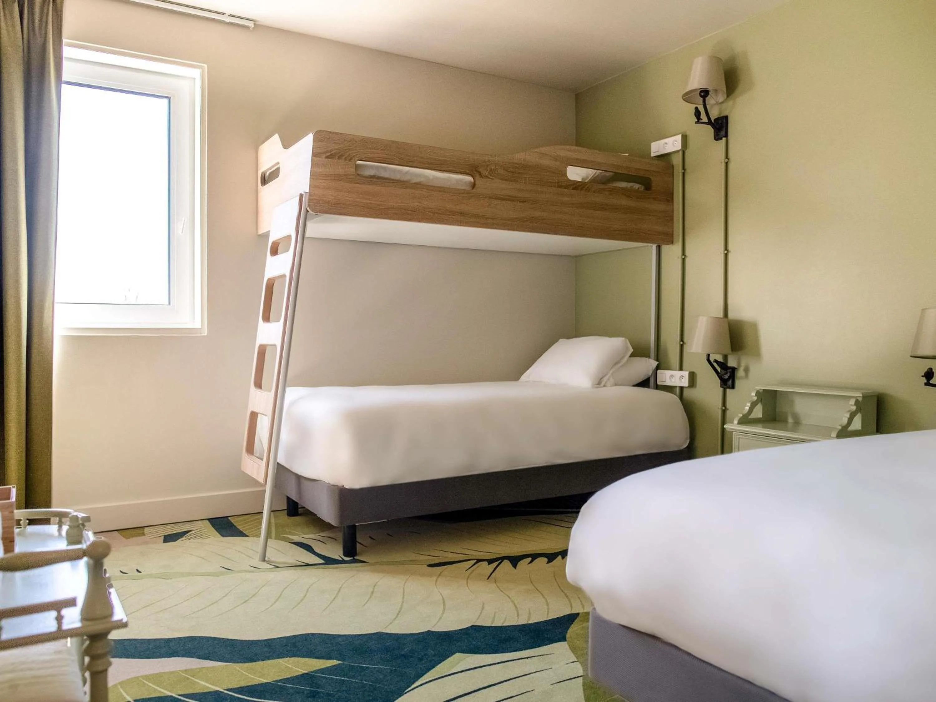 Bedroom, Bed in Hotel Mercure Parc du Coudray - Barbizon