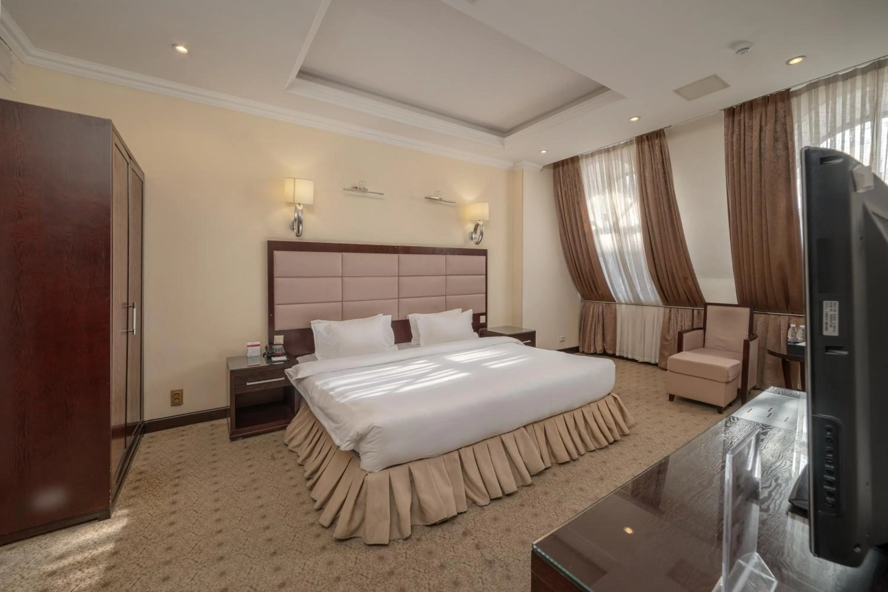 Bed in Jannat Regency