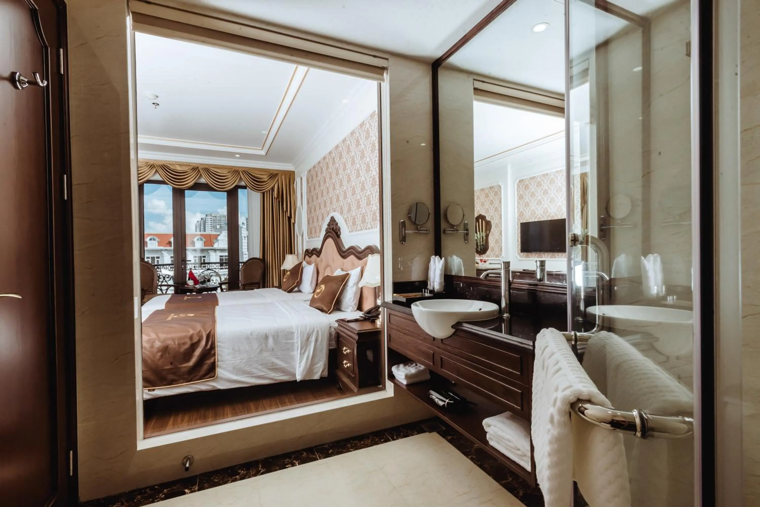 Bathroom, Bed in Dragon Legend Hotel