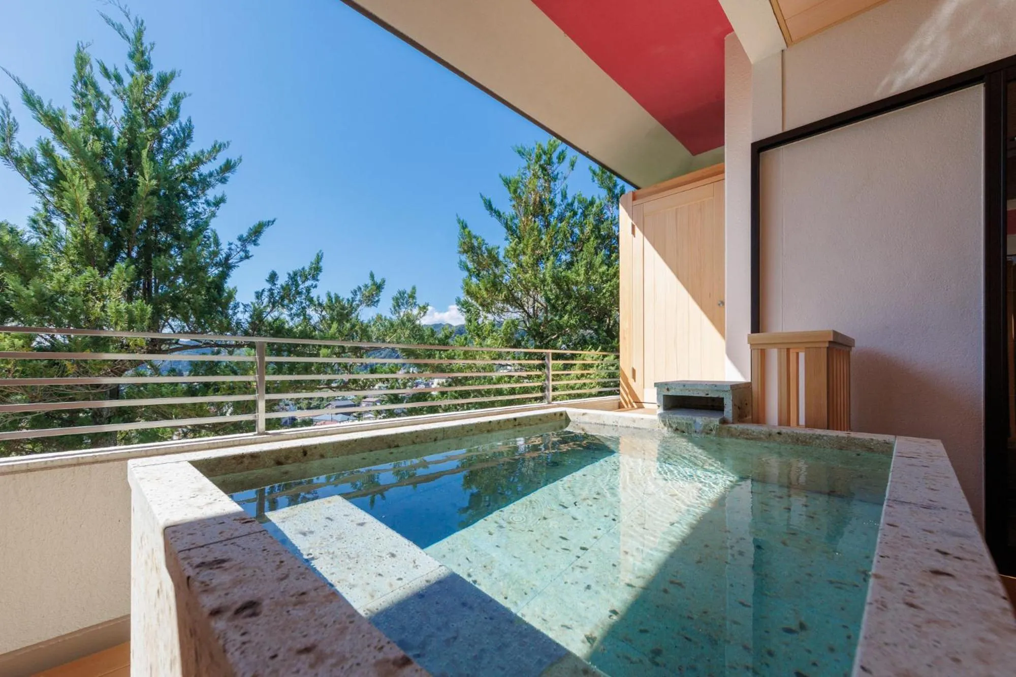 Hot Tub in Kinugawa Grand Hotel Yumenotoki