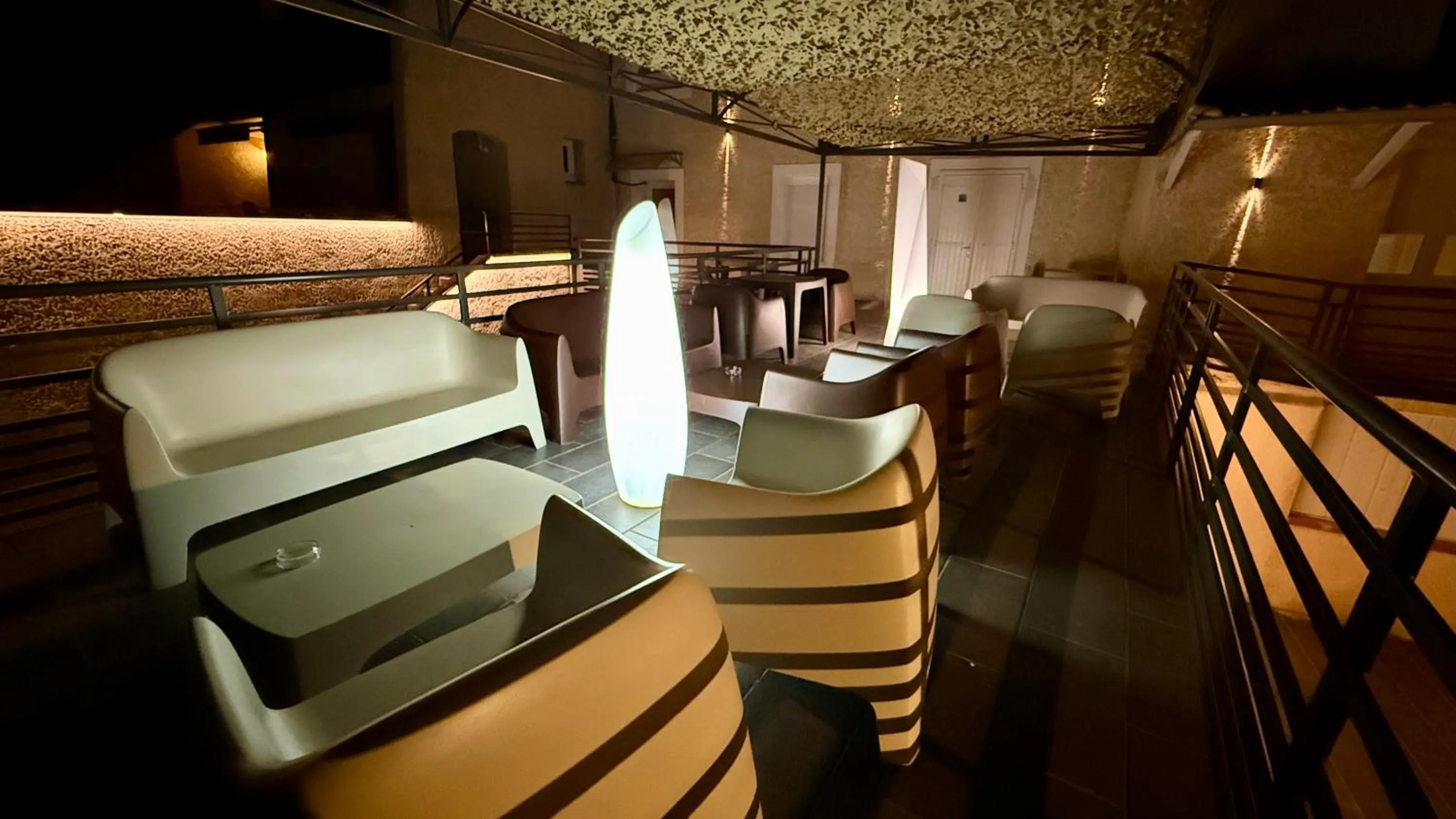 Living room in Logis Hôtel Restaurant Bellevue