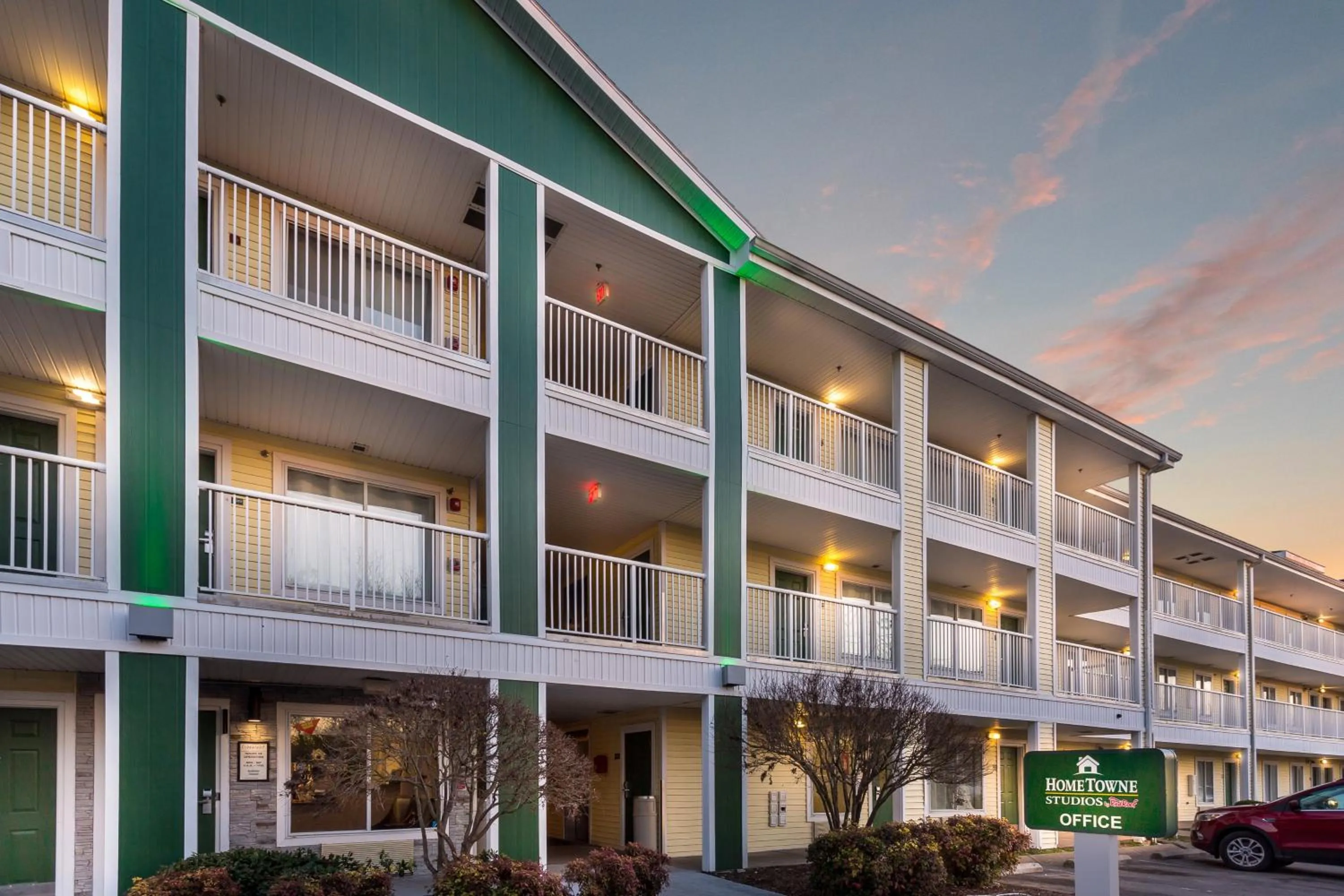 Property Building in HomeTowne Studios by Red Roof Nashville - Airport/Briley Pkwy