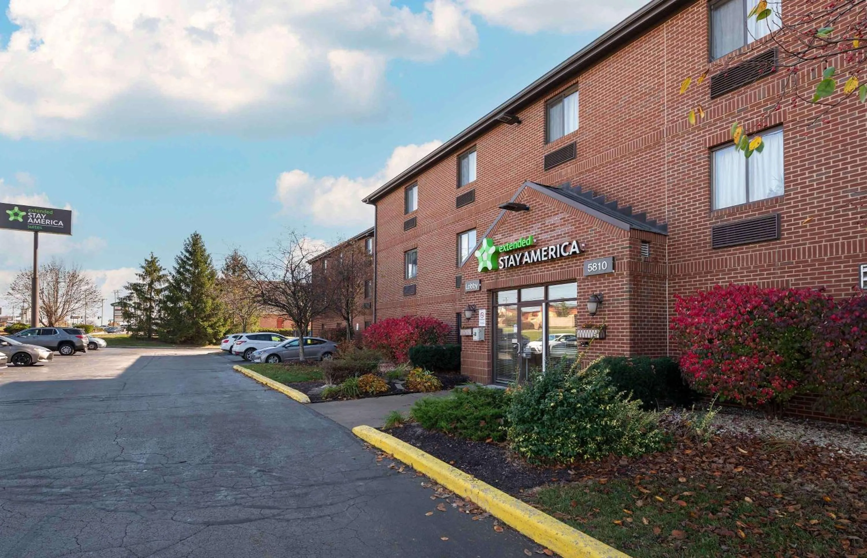 Property building in Extended Stay America Suites - Fort Wayne - North