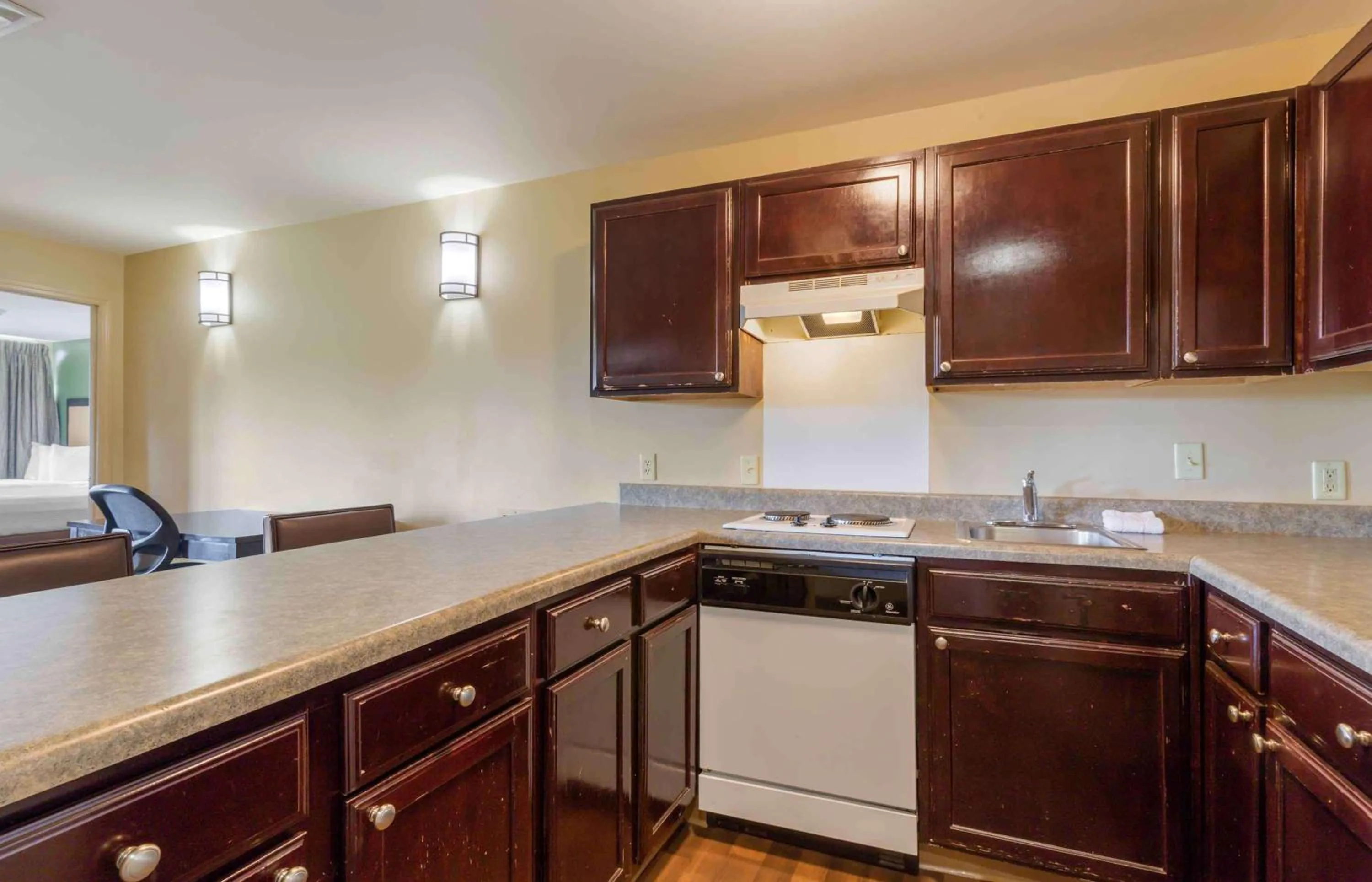 Kitchen or kitchenette in Extended Stay America Suites - Houston - Med Ctr - NRG Park - Braeswood Blvd