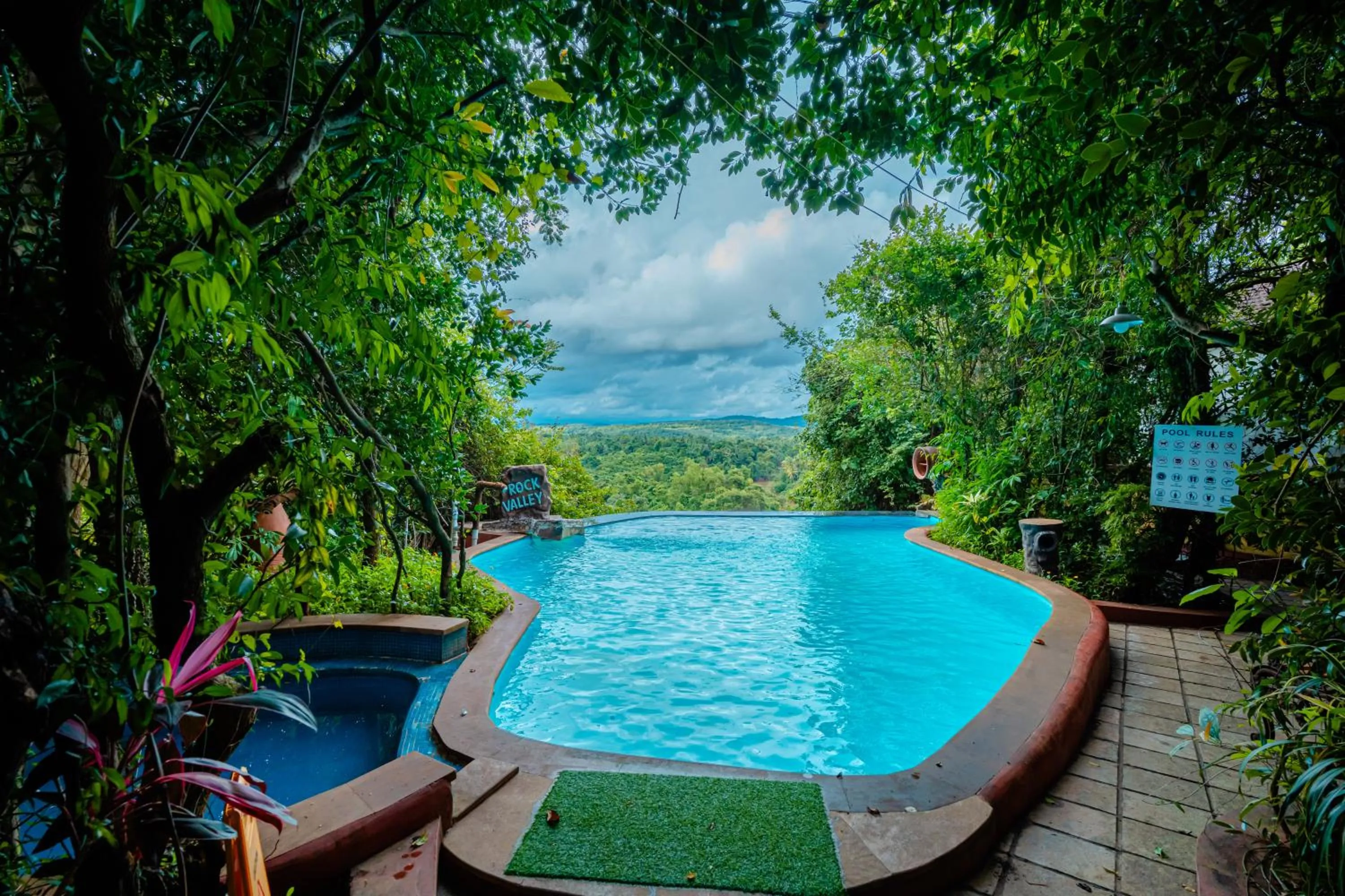Swimming pool in Treebo Rock Valley