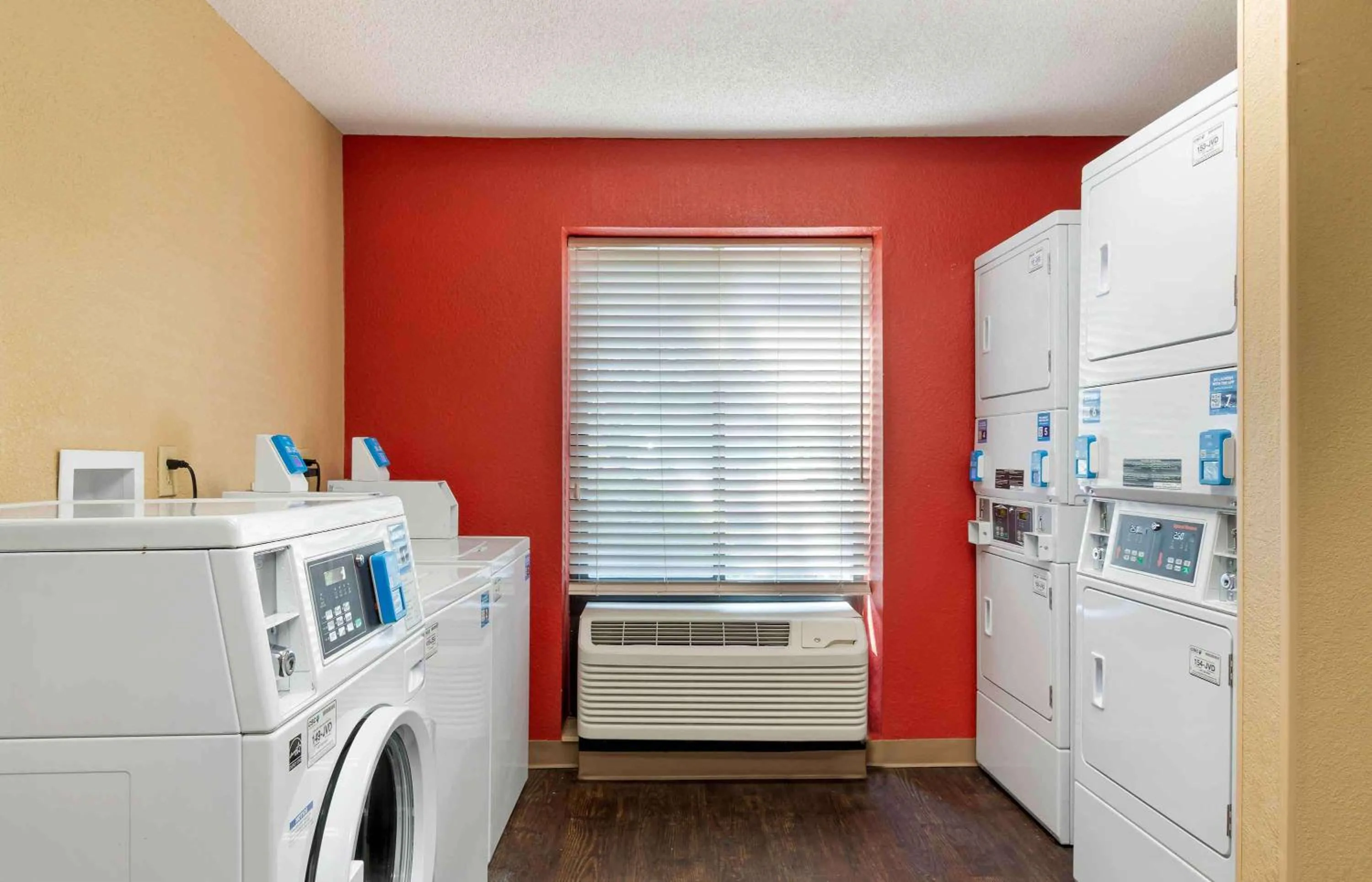 Property building in Extended Stay America Select Suites - Atlanta - Kennesaw Chastain Rd