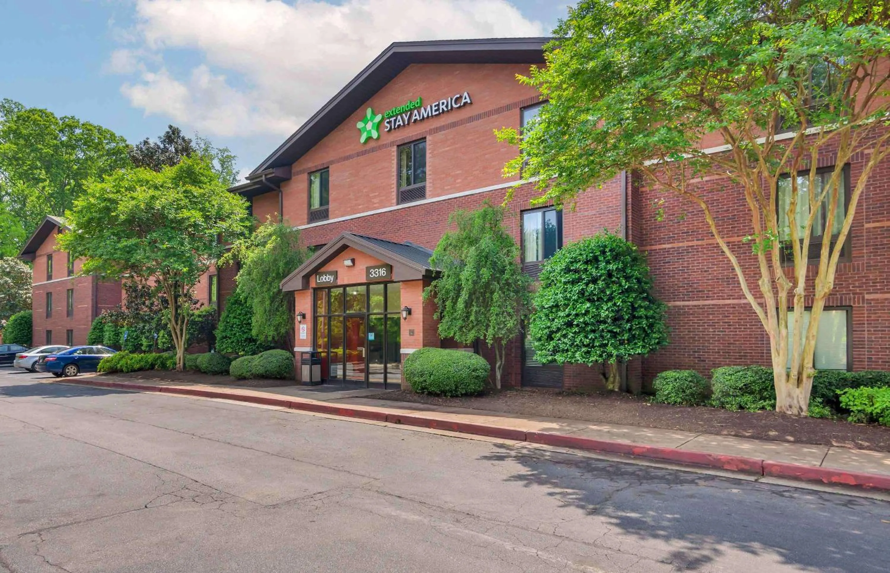 Property building in Extended Stay America Select Suites - Atlanta - Kennesaw Chastain Rd