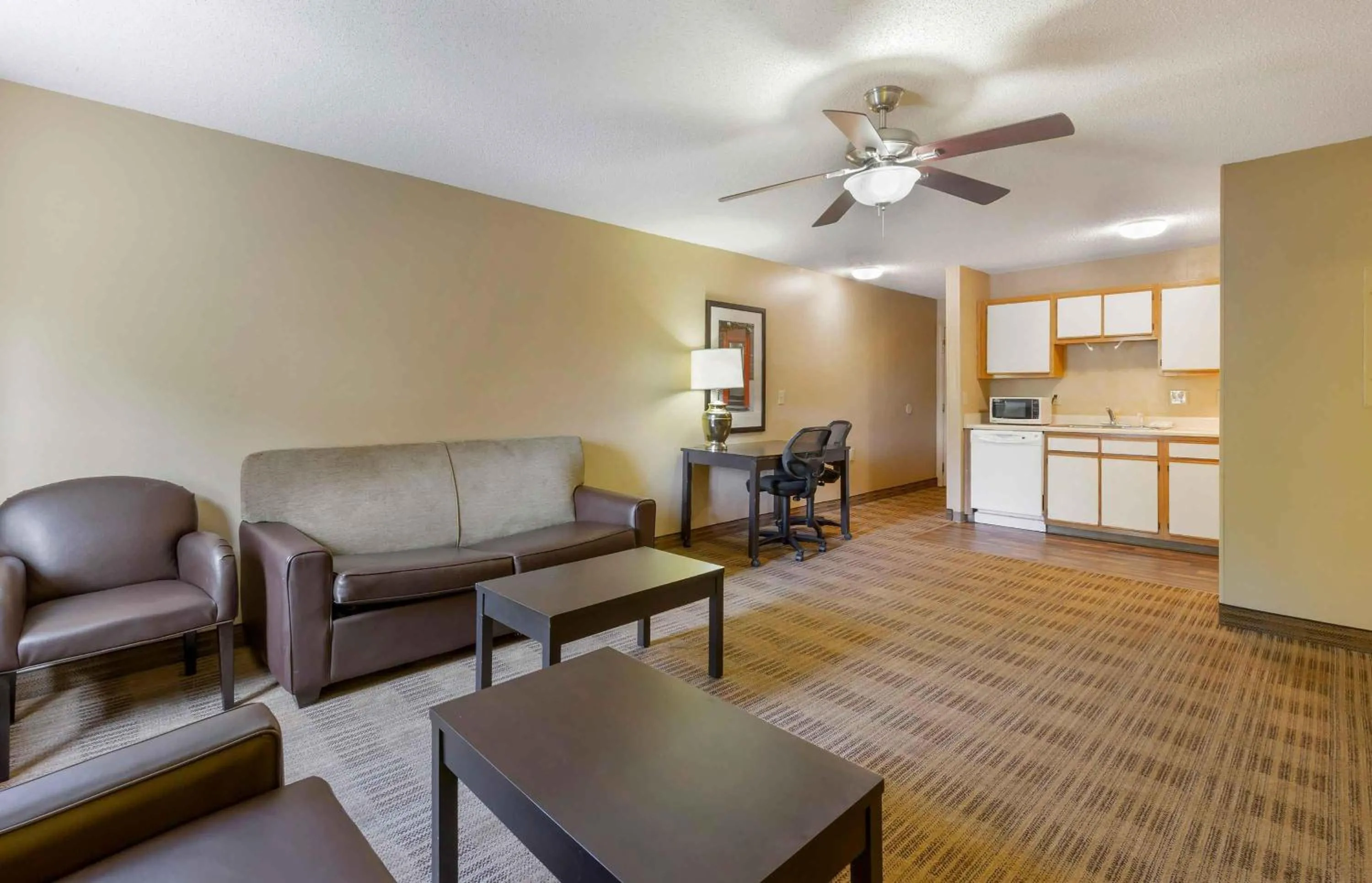 Bedroom in Extended Stay America Suites - Houston - Westchase - Westheimer