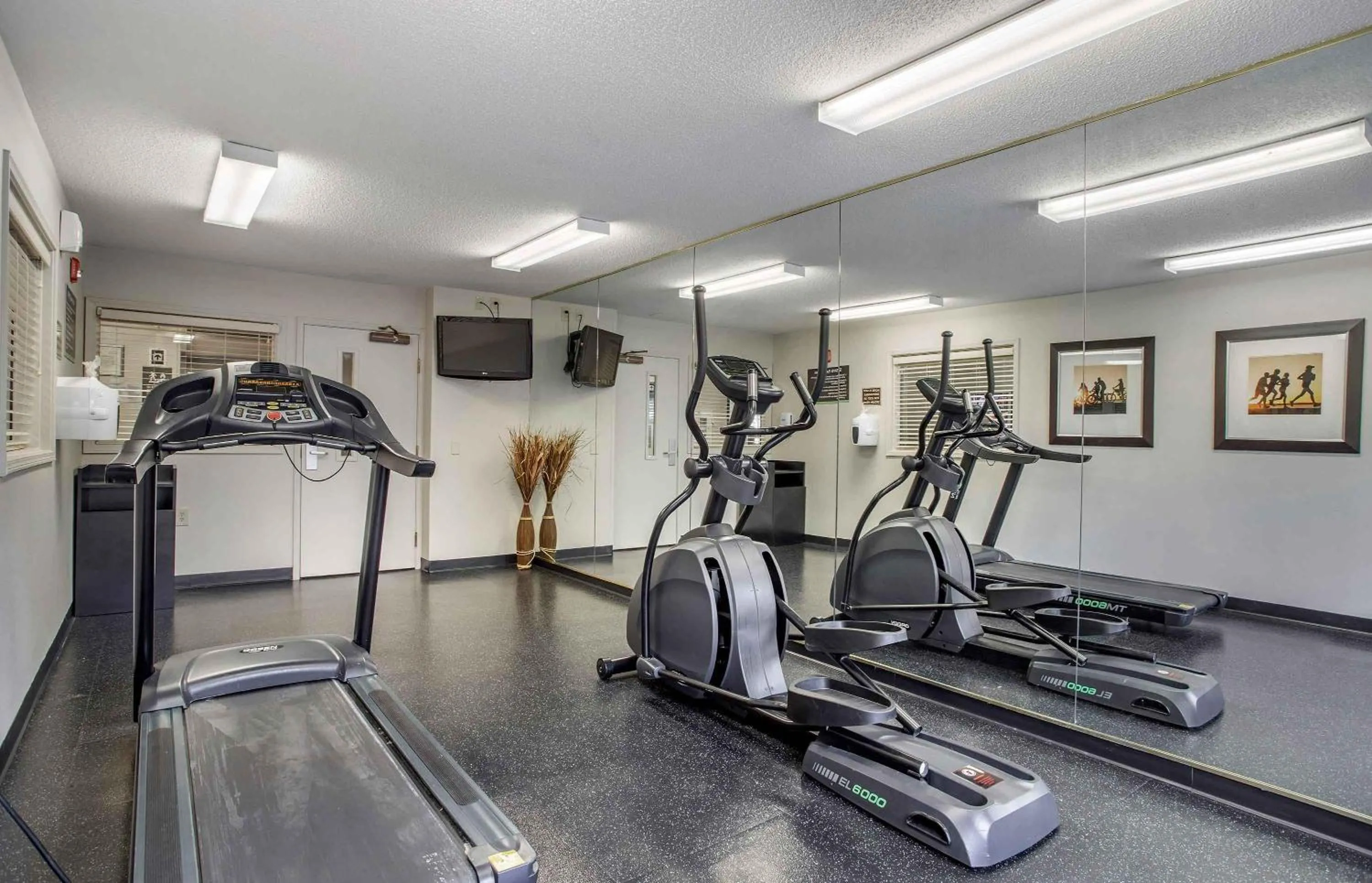 Fitness centre/facilities in Extended Stay America Suites - Houston - Westchase - Westheimer