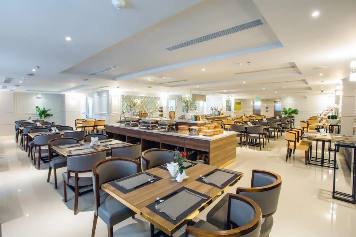 Restaurant/places to eat in Glamour Hotel Da Nang