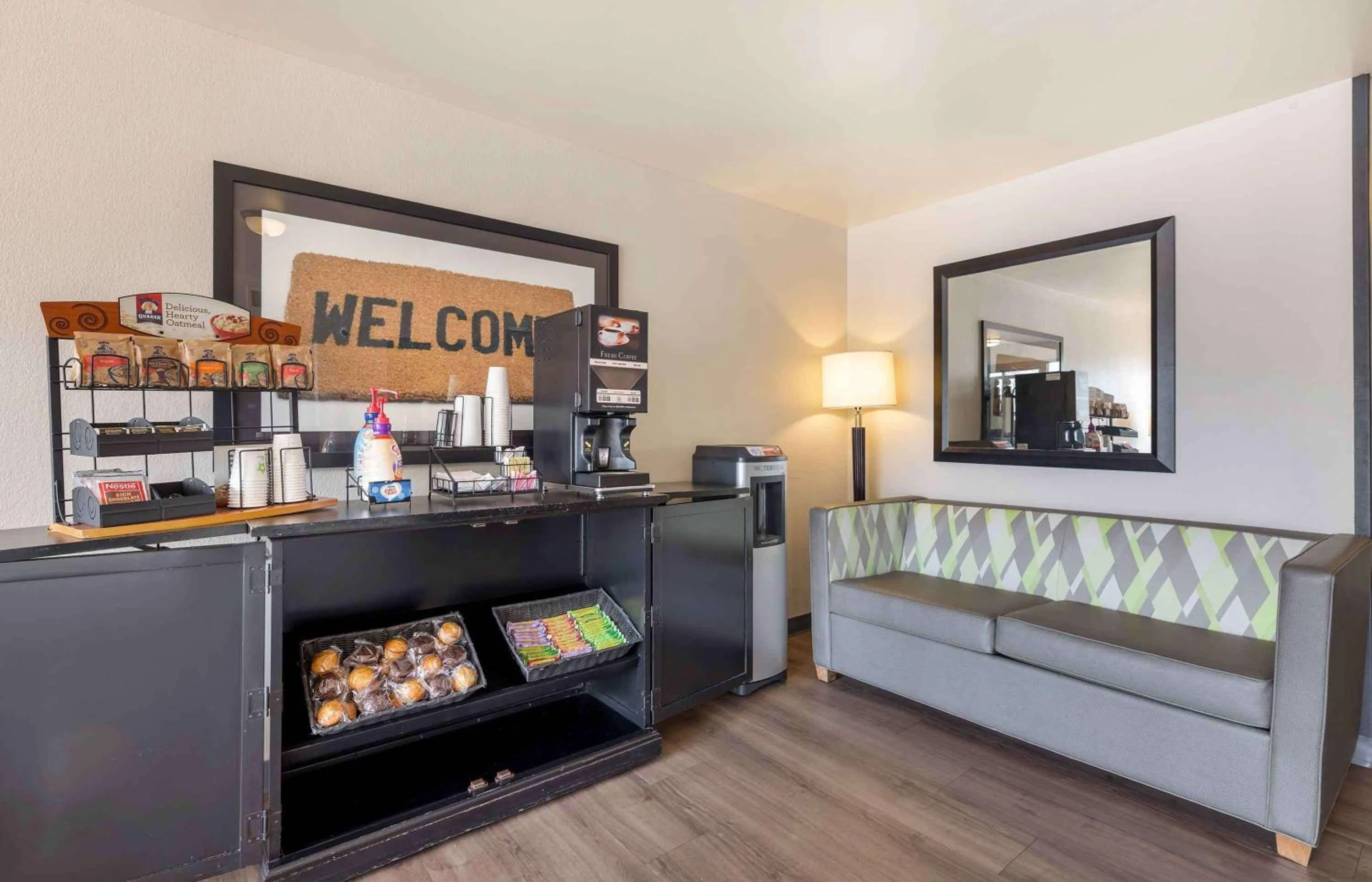 Breakfast in Extended Stay America Suites - Wichita - East