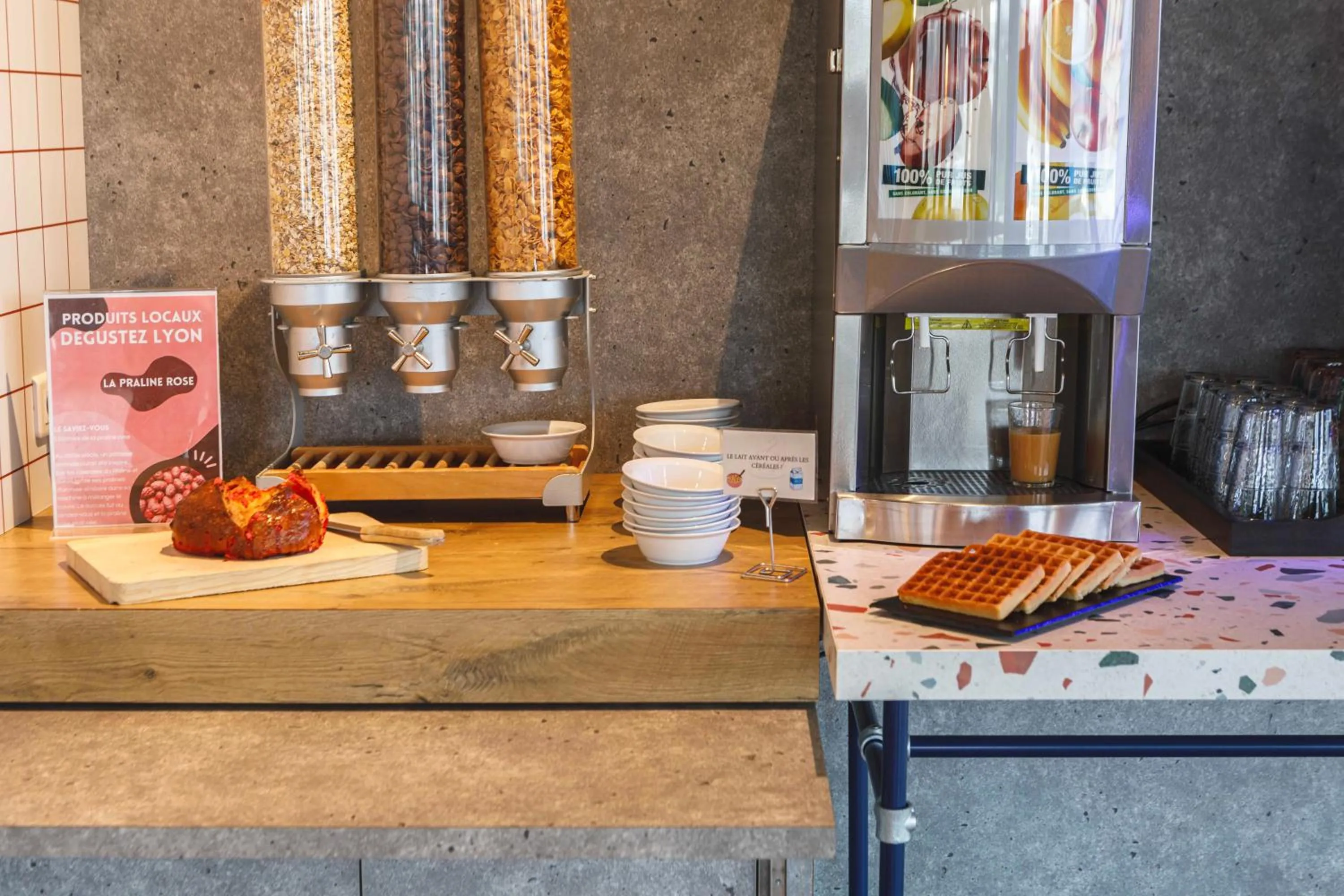 Buffet breakfast in ibis budget Lyon Villeurbanne