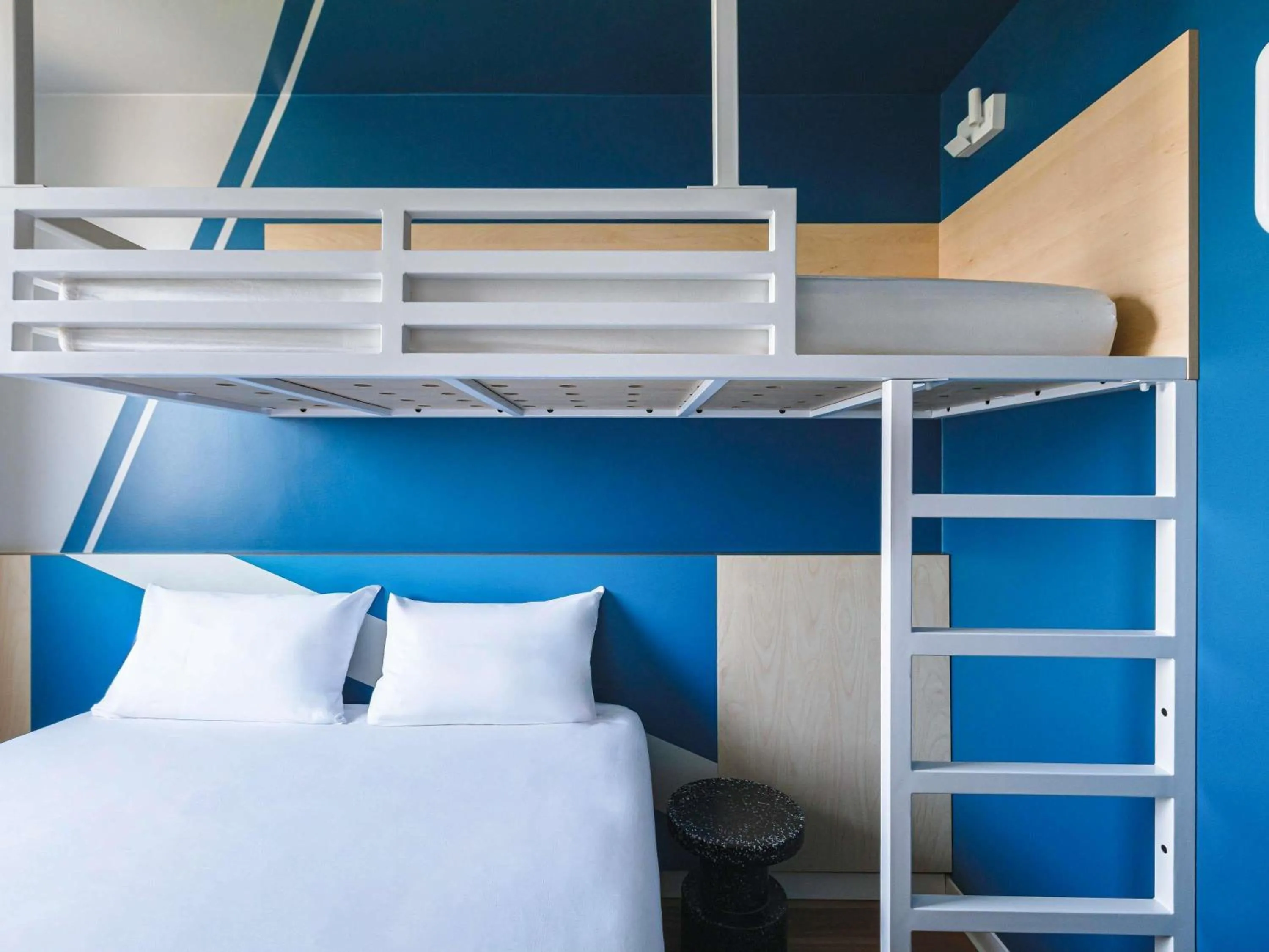 Bedroom, Bed in ibis budget Lyon Villeurbanne