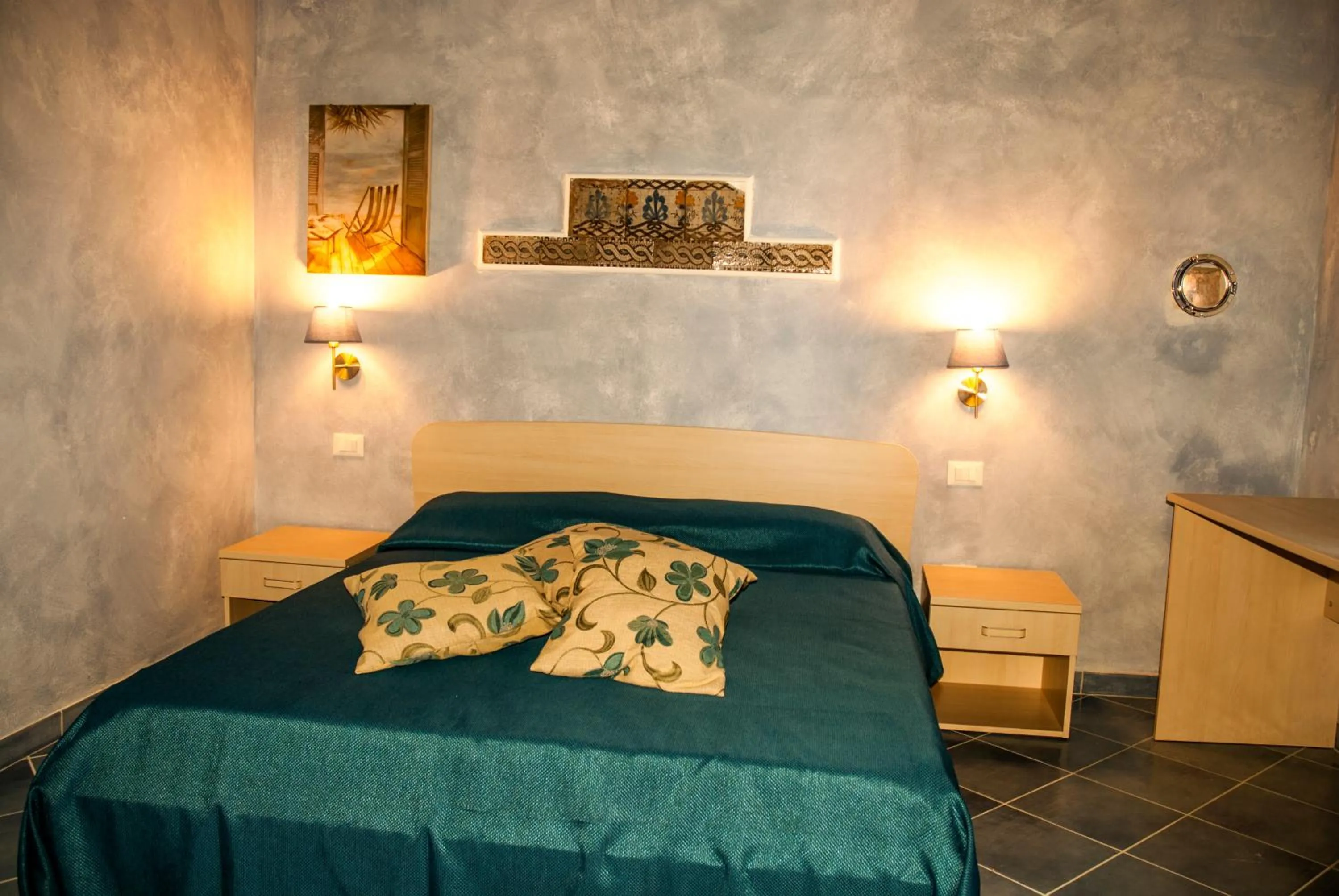 Photo of the whole room, Bed in Blu Tropea Maison