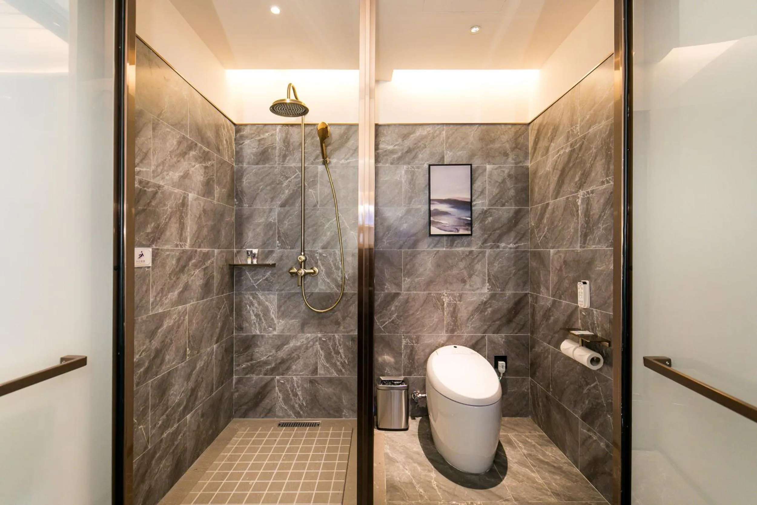 Shower in Mercure Xi'an Qujiang