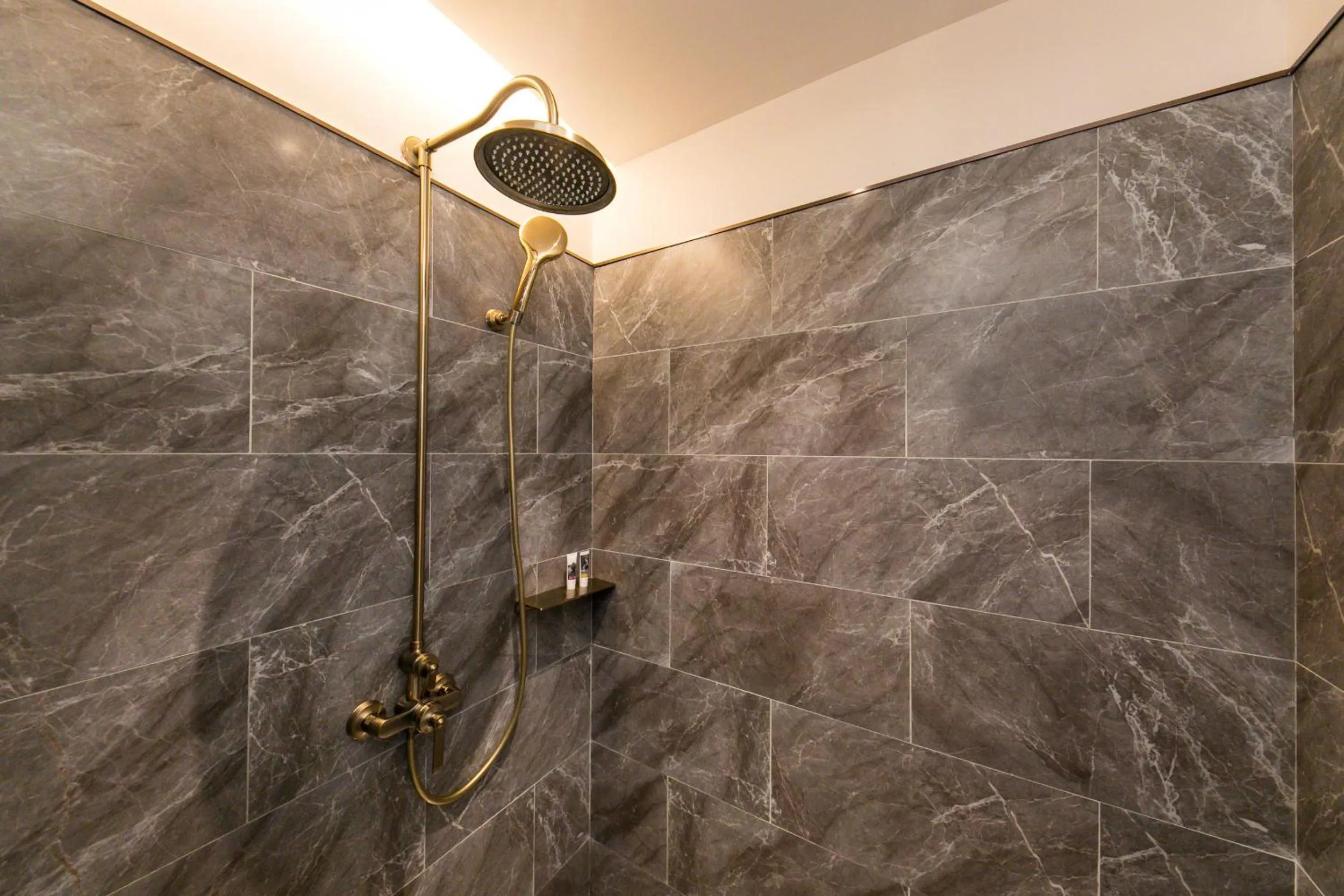 Bathroom in Mercure Xi'an Qujiang