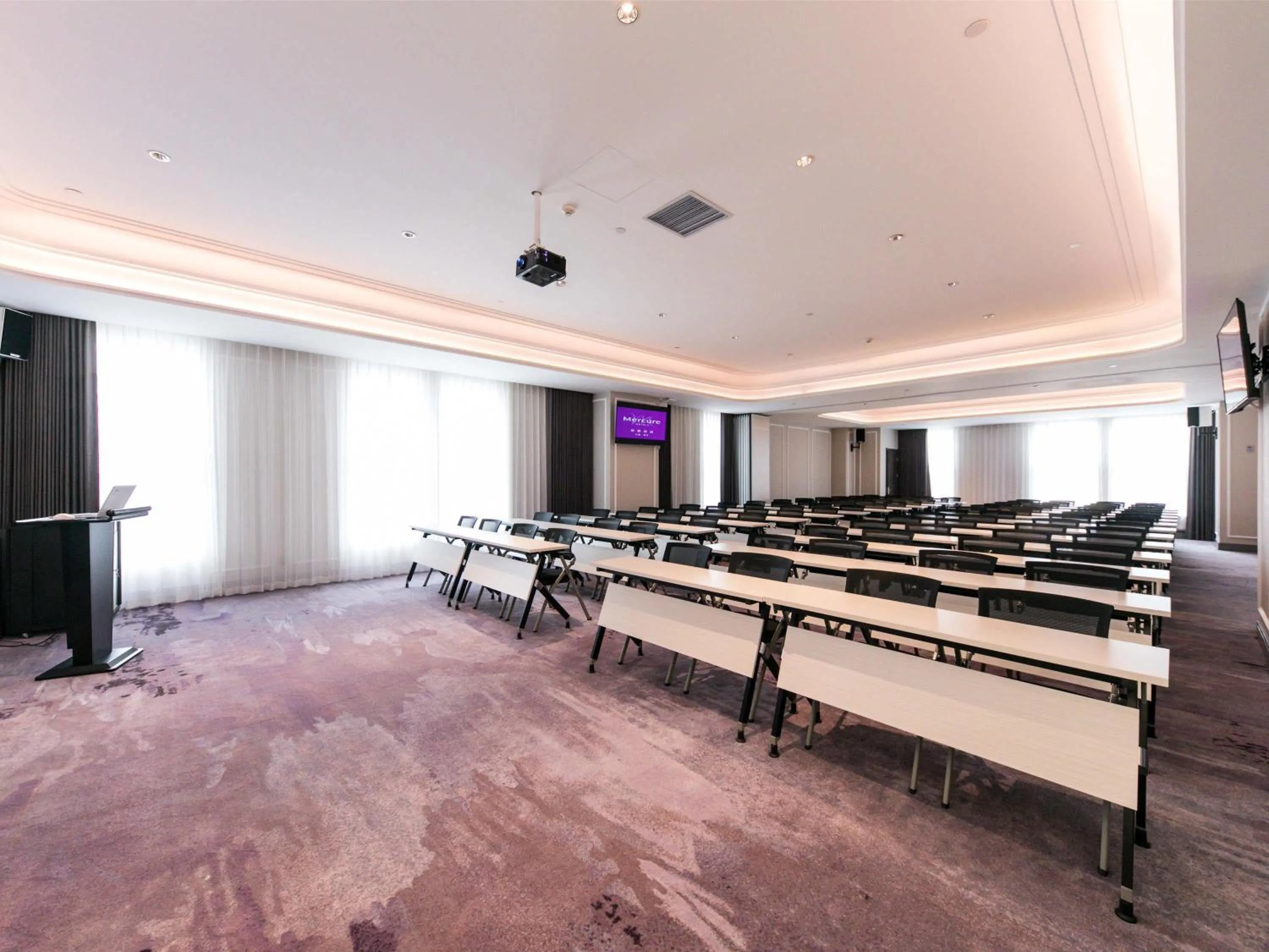 Meeting/conference room in Mercure Xi'an Qujiang