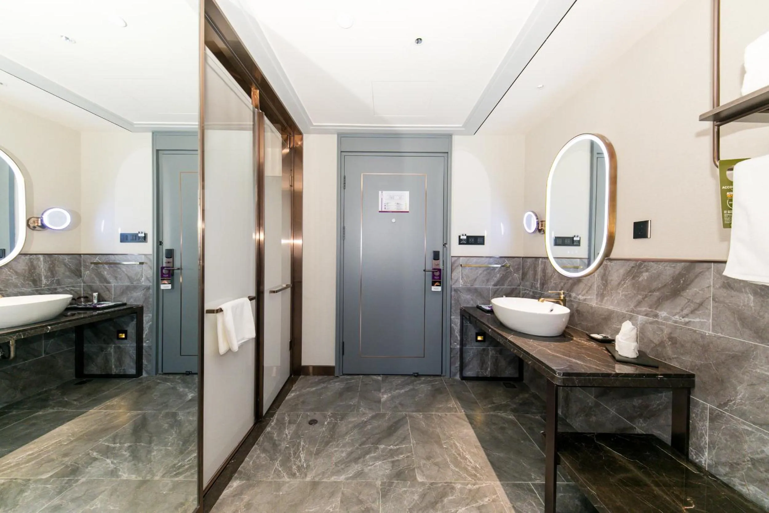 Bathroom in Mercure Xi'an Qujiang