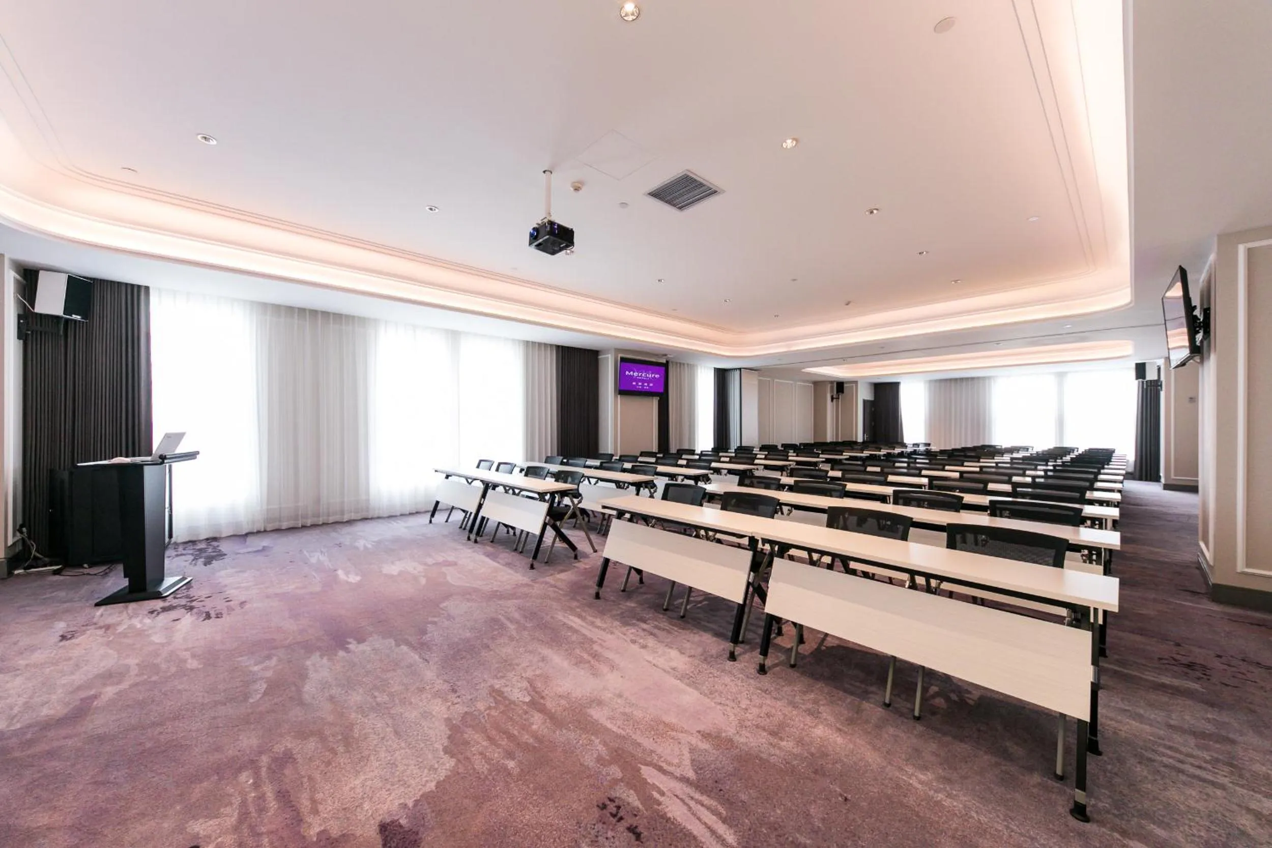 Game Room in Mercure Xi'an Qujiang