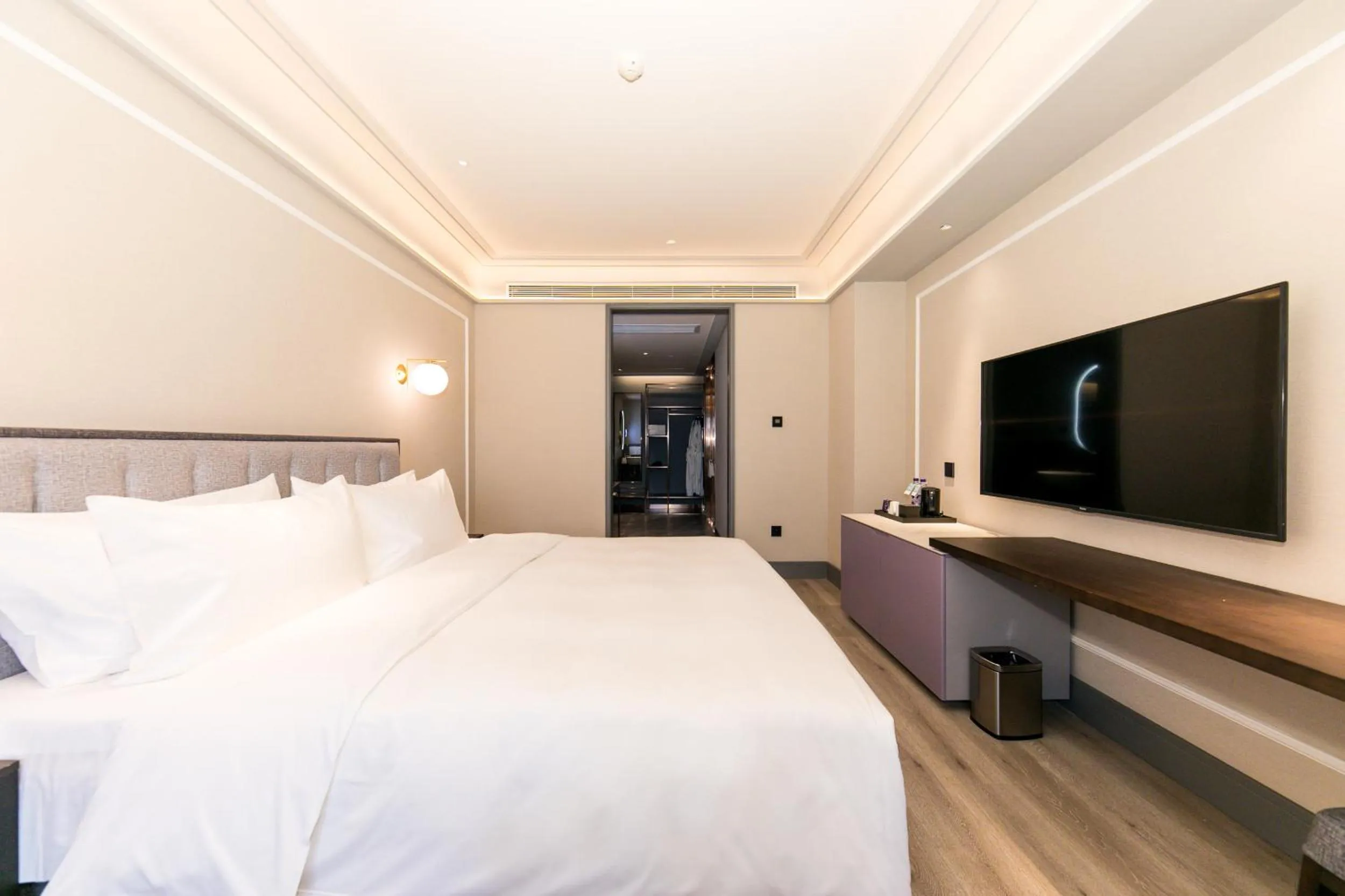 Photo of the whole room, Bed in Mercure Xi'an Qujiang