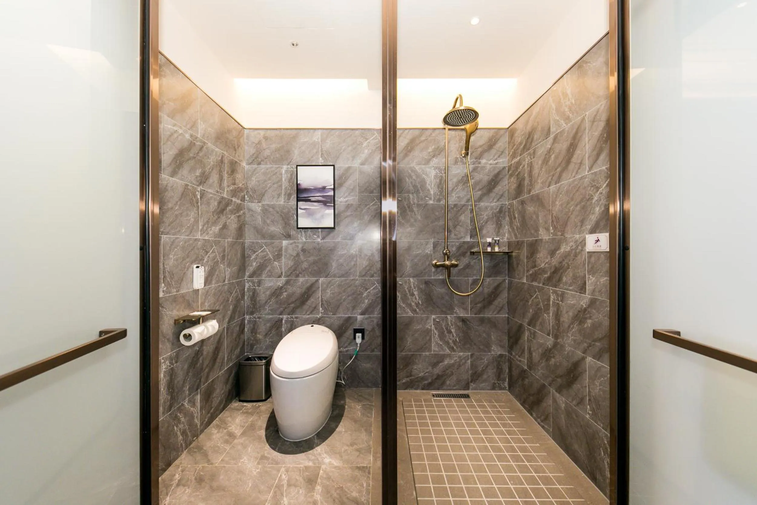 Shower in Mercure Xi'an Qujiang